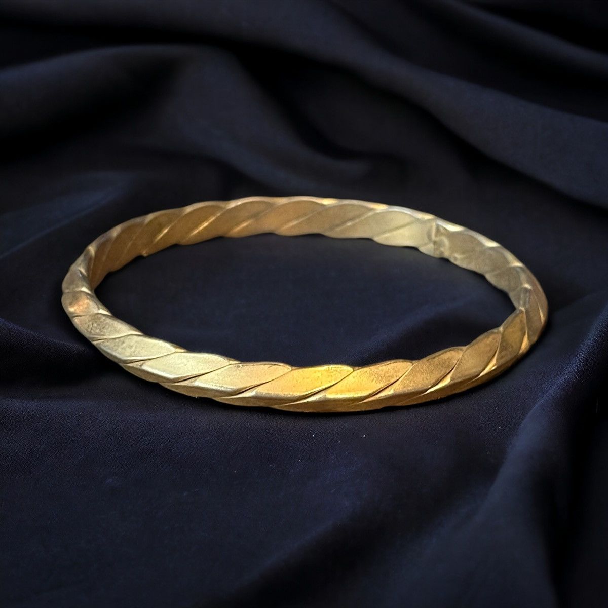 Vintage Vintage gold tone braid bangle bracelet Size ONE SIZE - 1 Thumbnail