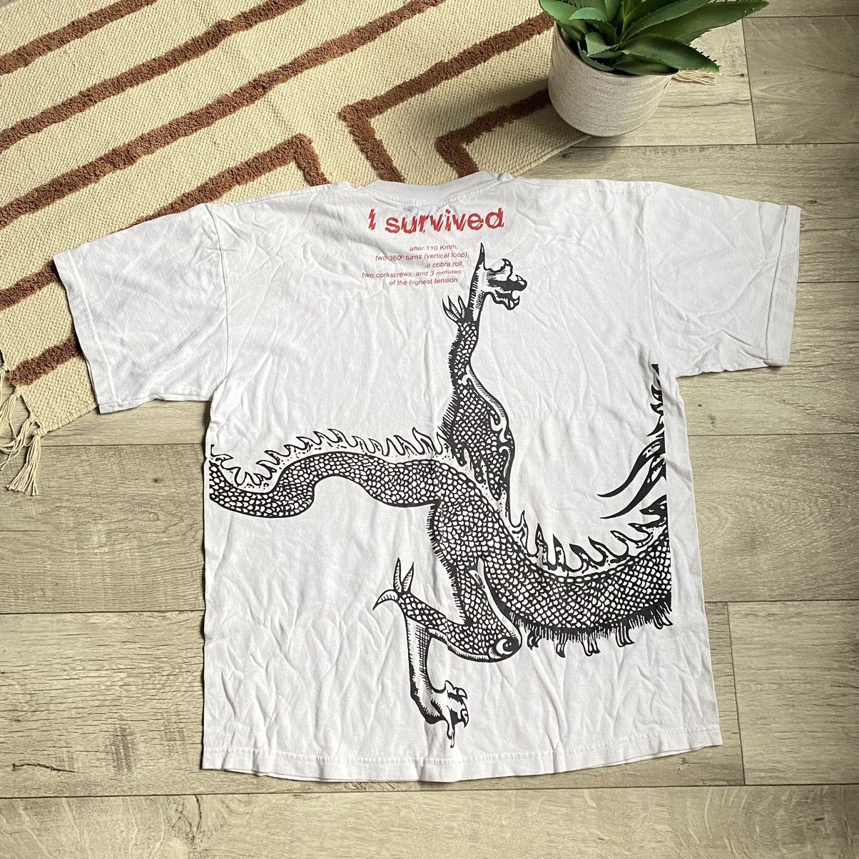 Universal Studios × Vintage VINTAGE UNIVERSAL STUDIOS PORT AVENTURA DRAGON KHADI T SHIRT Size US XL / EU 56 / 4 - 2 Thumbnail