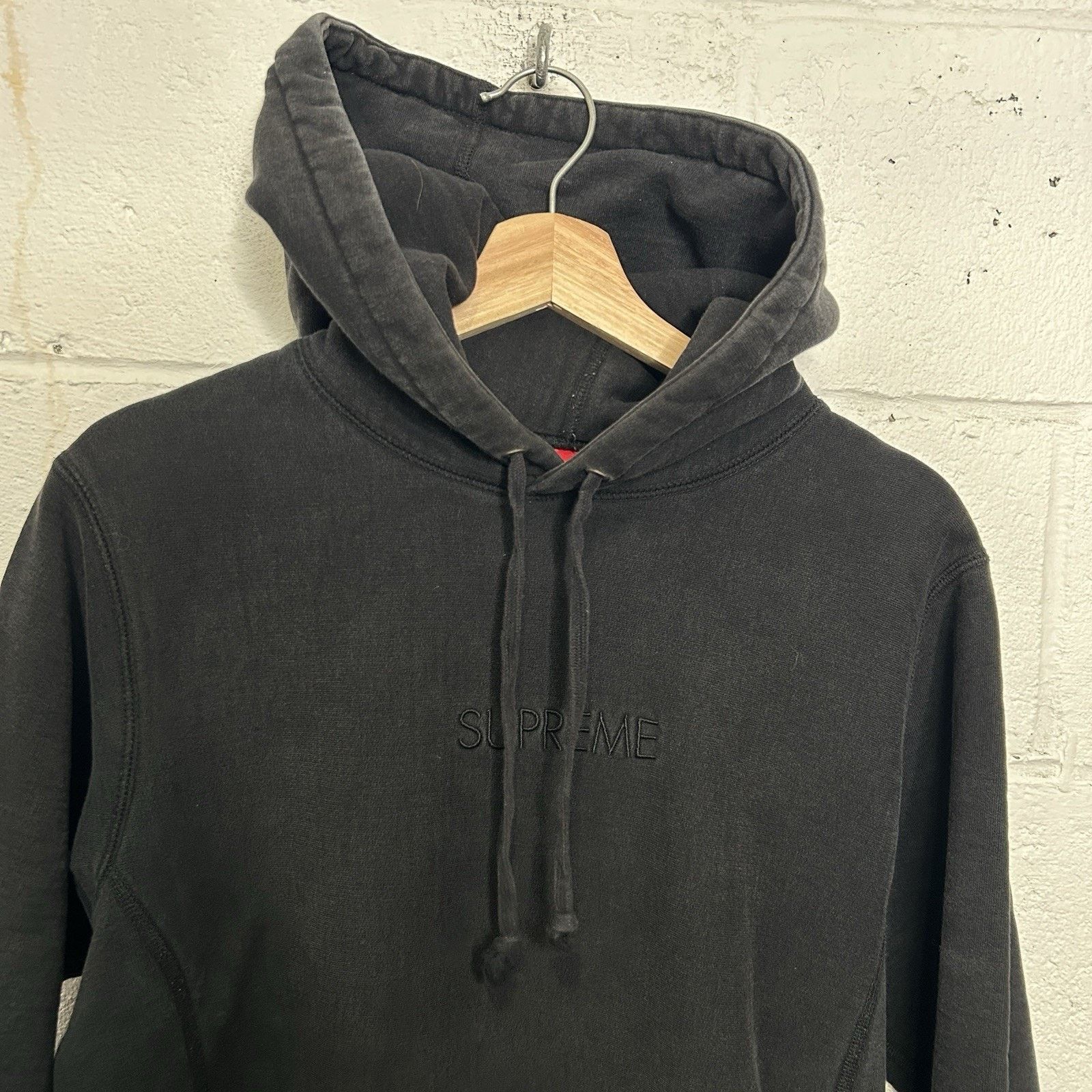 Supreme Supreme Tonal Logo Hooded Sweatshirt Hoodie “Black” Size US M / EU 48-50 / 2 - 3 Thumbnail