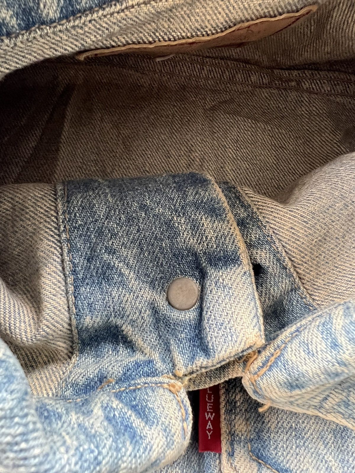 Japanese Brand (L) Vintage Blue Way Japanese Brand Sand Wash Denim Jacket Size US L / EU 52-54 / 3 - 12 Thumbnail