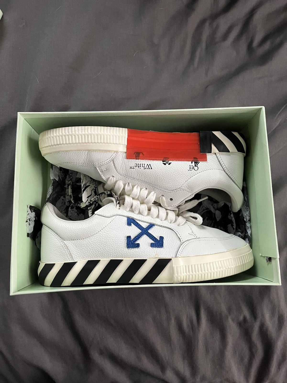 Off-White Off-White Vulcanized Sneaker Size US 9 / EU 42 - 2 Thumbnail