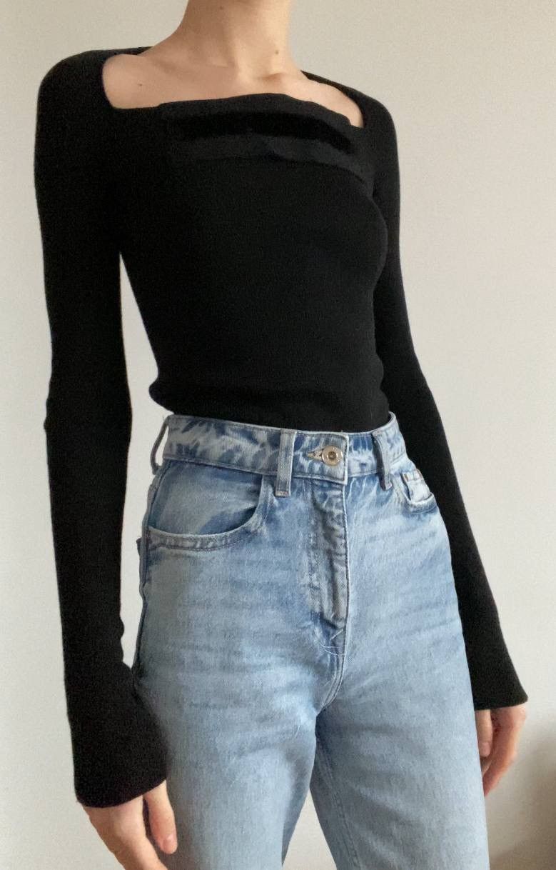 Gucci GUCCI Tom Ford FW 2002 Open Chest and Back Wool Top Sweater Size XS / US 0-2 / IT 36-38 - 1 Thumbnail