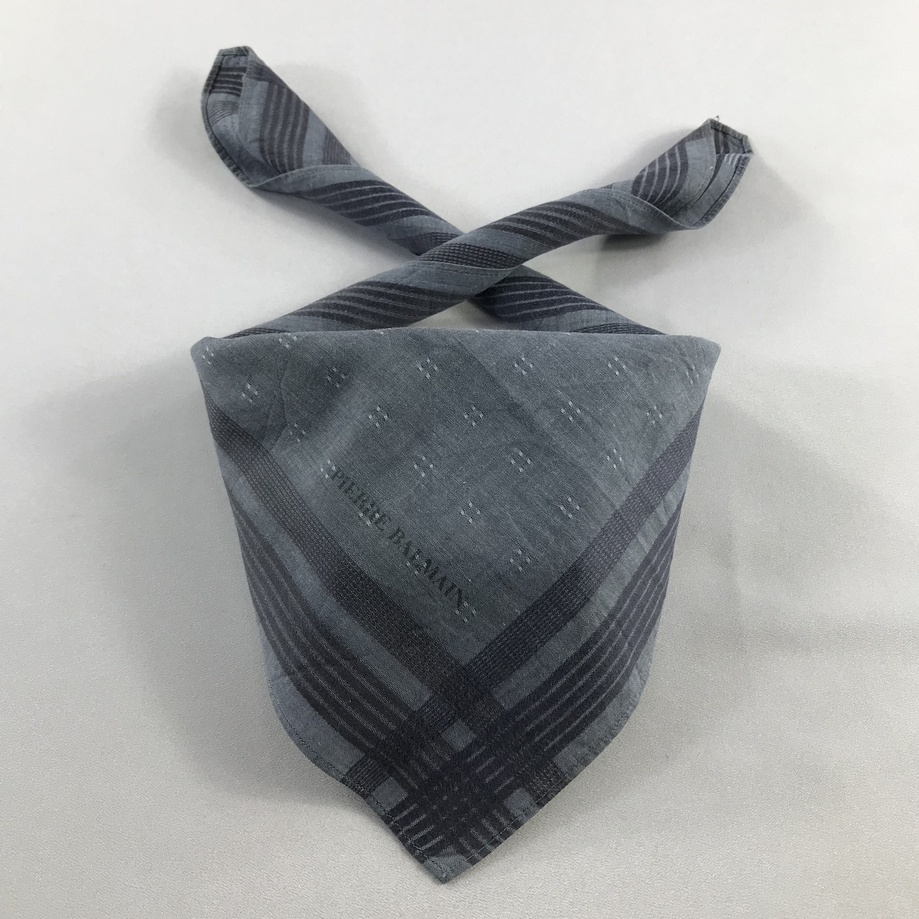 Pierre Balmain Pierre Balmain Handkerchief / Bandana / Neckerchief C772 Size ONE SIZE - 1 Thumbnail