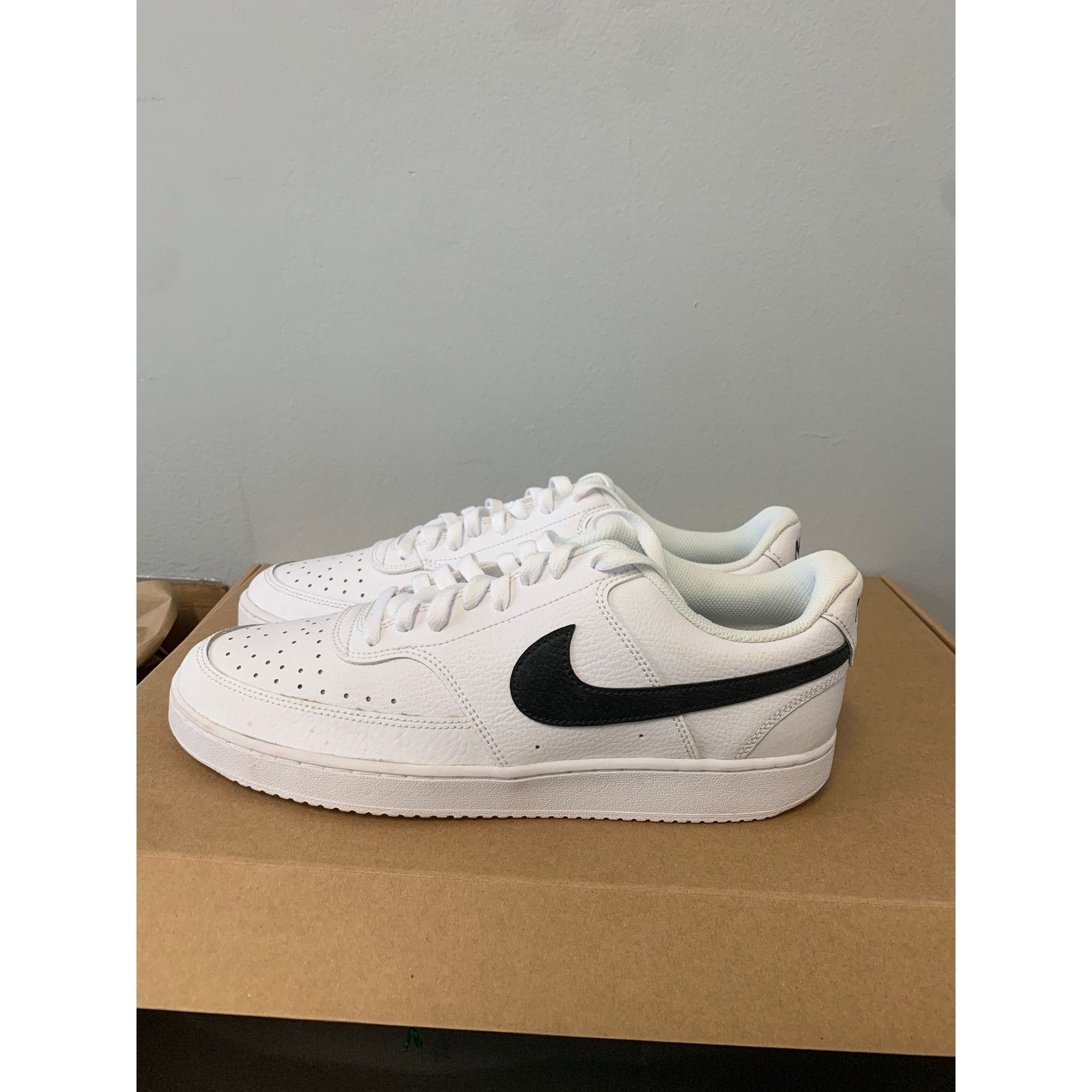 Nike Nike Court Vision Low White Black Size 11 Worn Once Size US 11 / EU 44 - 4 Thumbnail