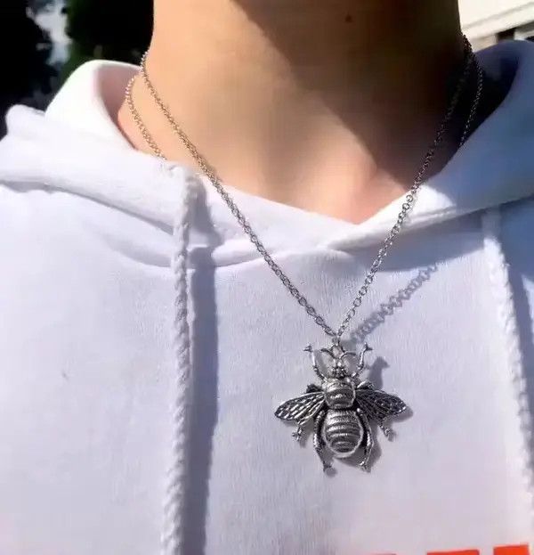 Jewelry × Vintage *NEW* Silver Bee Necklace 18-20 Inch Size ONE SIZE - 4 Thumbnail