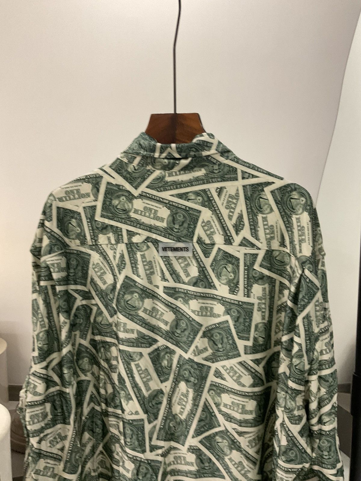 Vetements Vetements million dollars shirt Size US S / EU 44-46 / 1 - 4 Thumbnail