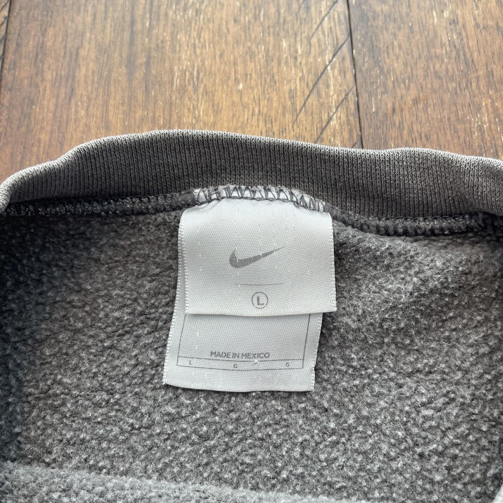Nike Vtg Nike Sweatshirt Mens Large Gray Fleece Small Swoosh Size US L / EU 52-54 / 3 - 5 Thumbnail