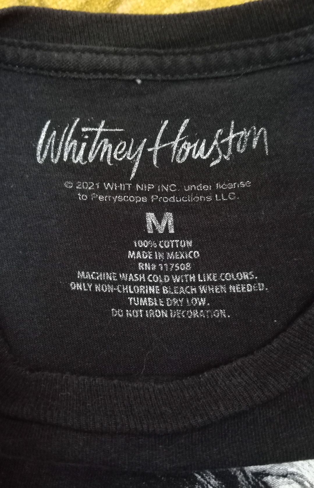 Band Tees Whitney Houston Foto T-shirt Size US M / EU 48-50 / 2 - 10 Thumbnail