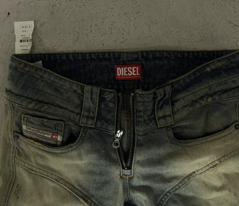 Diesel Deisel Straight Leg Jeans in Blue Size US 26 / EU 42 - 3 Thumbnail