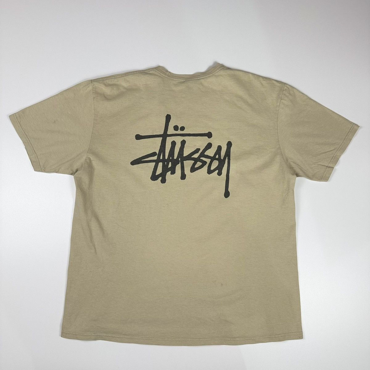 Stussy Script Tee Tan army Size US XL / EU 56 / 4 - 1 Thumbnail
