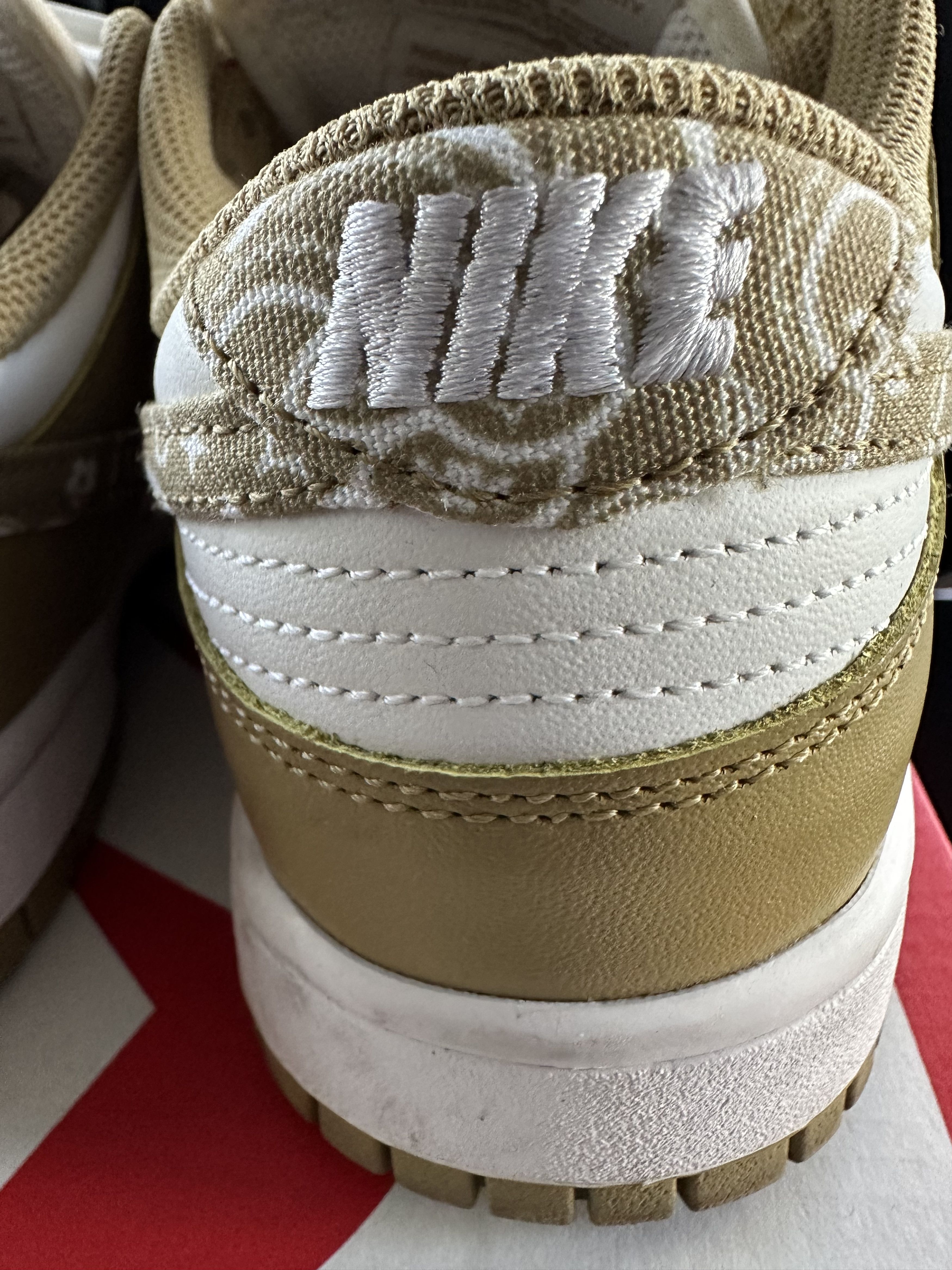 Nike PREOWNED WMNS NIKE DUNK LOW ESS "PAISLEY PACK BARLEY" Size US 7.5 / IT 37.5 - 13 Thumbnail