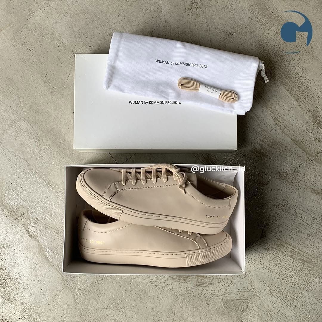 Common Projects Common Projects, Original Achilles Low in Nude Size US 7 / EU 40 - 1 Thumbnail