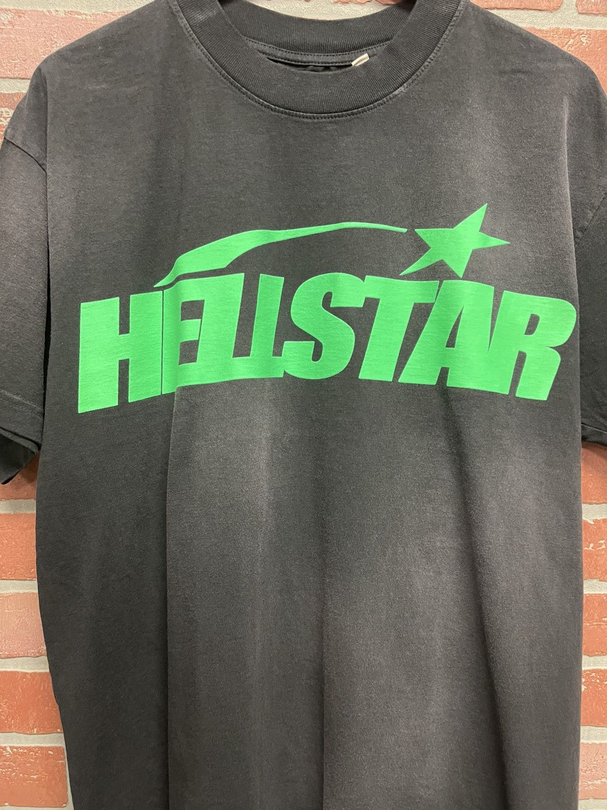 HELLSTAR Size M - Hellstar Classic Print Tee Green Logo Size US M / EU 48-50 / 2 - 4 Thumbnail