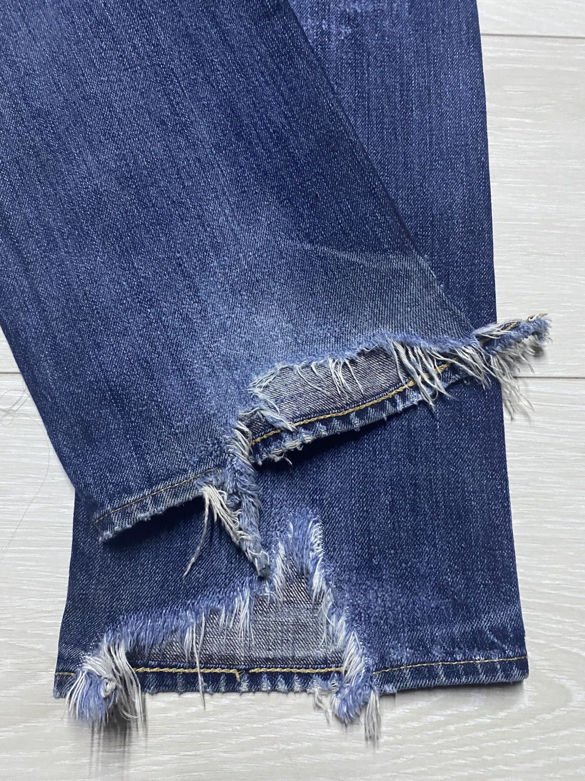 Levi's Vintage Levis 502 ButtonFly Blue Wash Distressed Loose Jeans Size US 33 - 14 Thumbnail