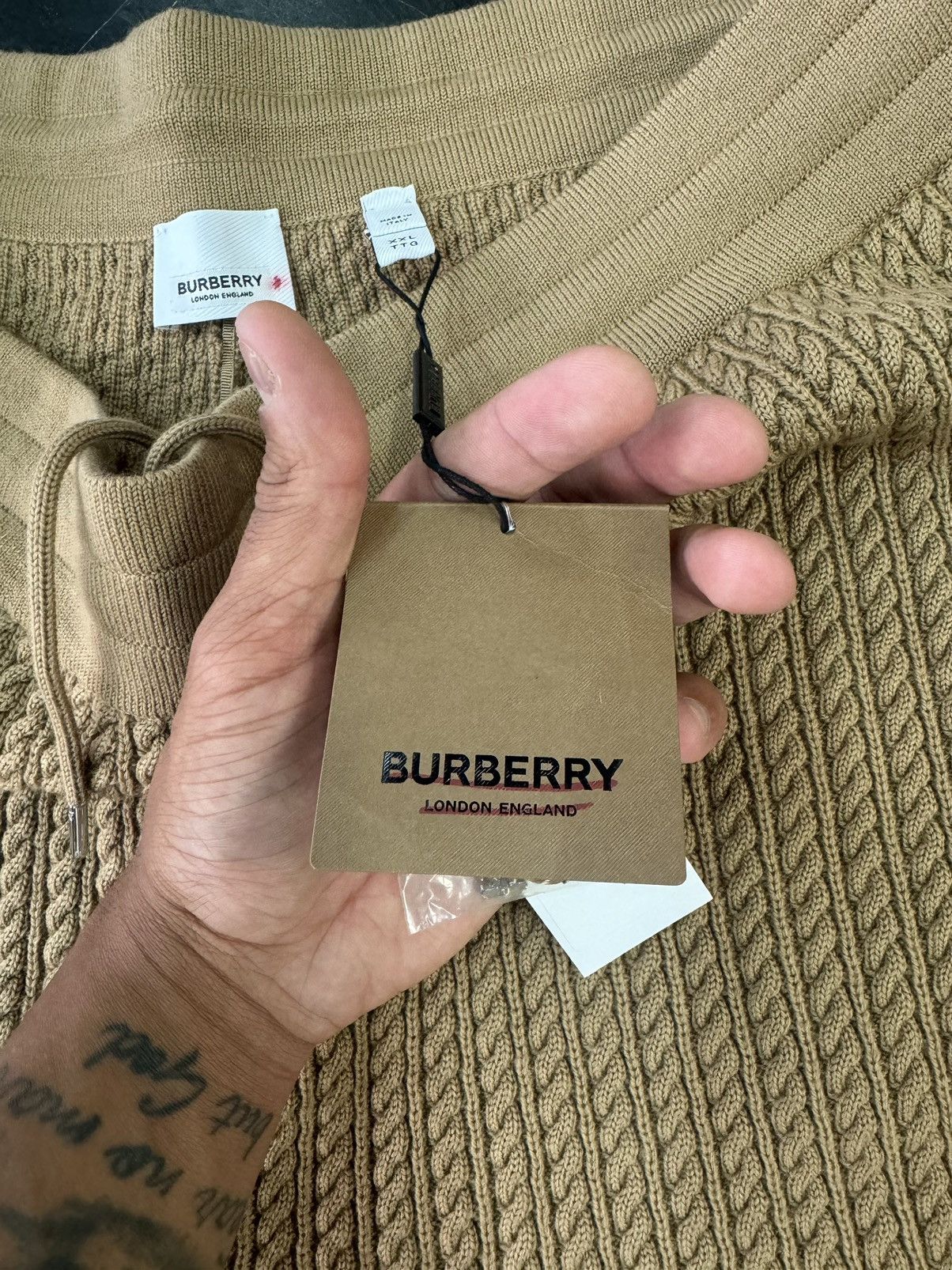 Burberry Brand New Burberry Beige Rhinestone Shorts Size US 44 / EU 60 - 9 Thumbnail