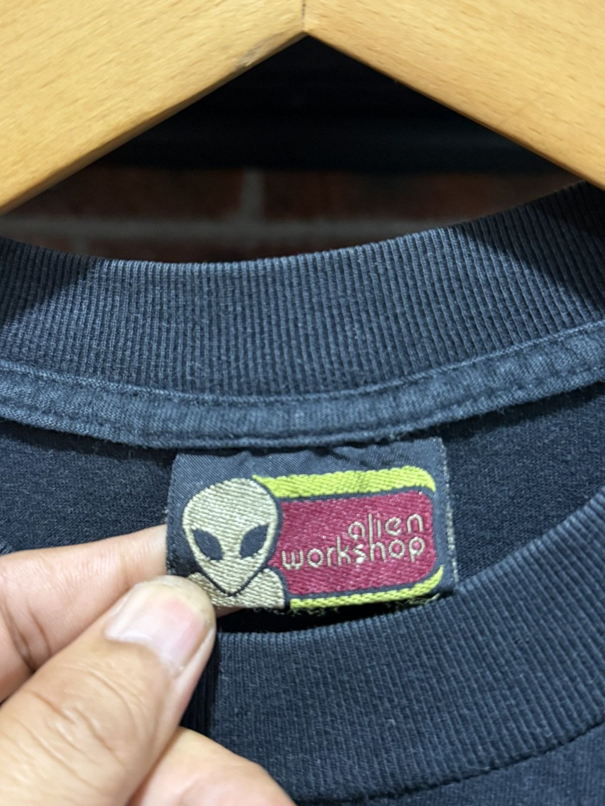 Alien Workshop Vintage 90s Alien Workshop Invasion Skateboard Faded Tee Size US XL / EU 56 / 4 - 4 Thumbnail