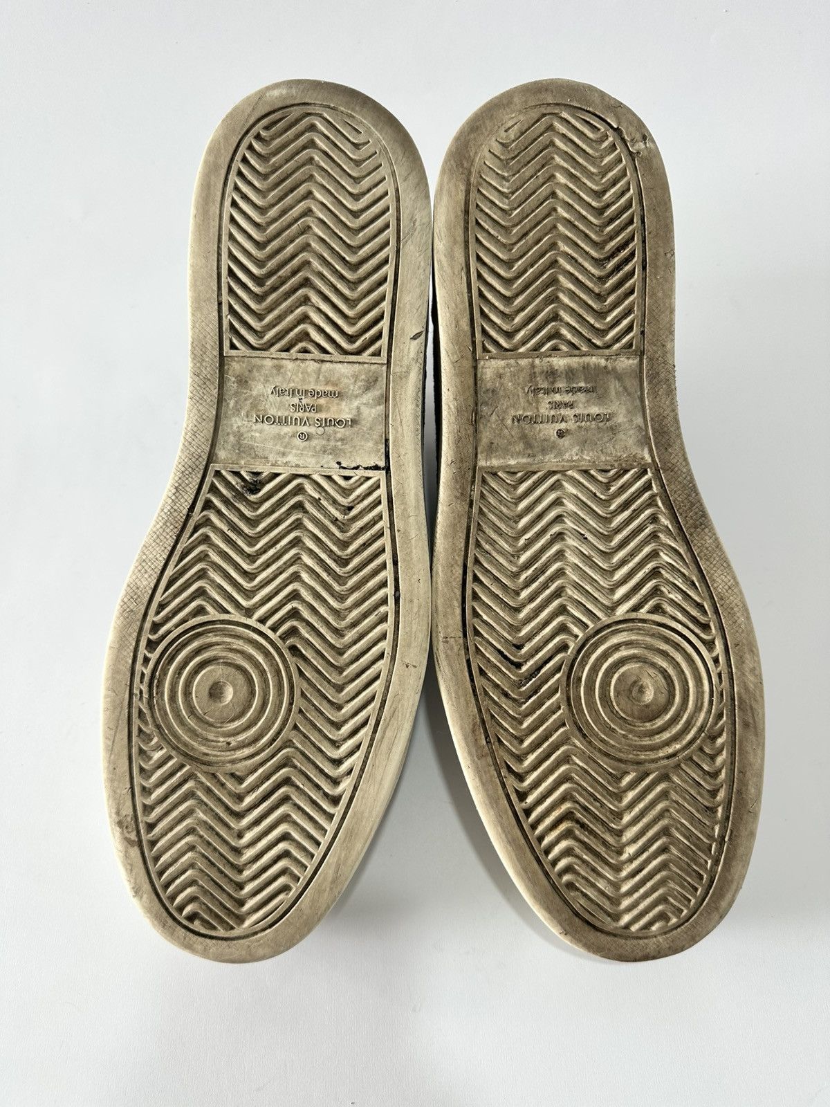 Louis Vuitton LOUIS VUITTON Calfskin Monogram Denim Rivoli Sneakers Size US 10 / EU 43 - 7 Thumbnail