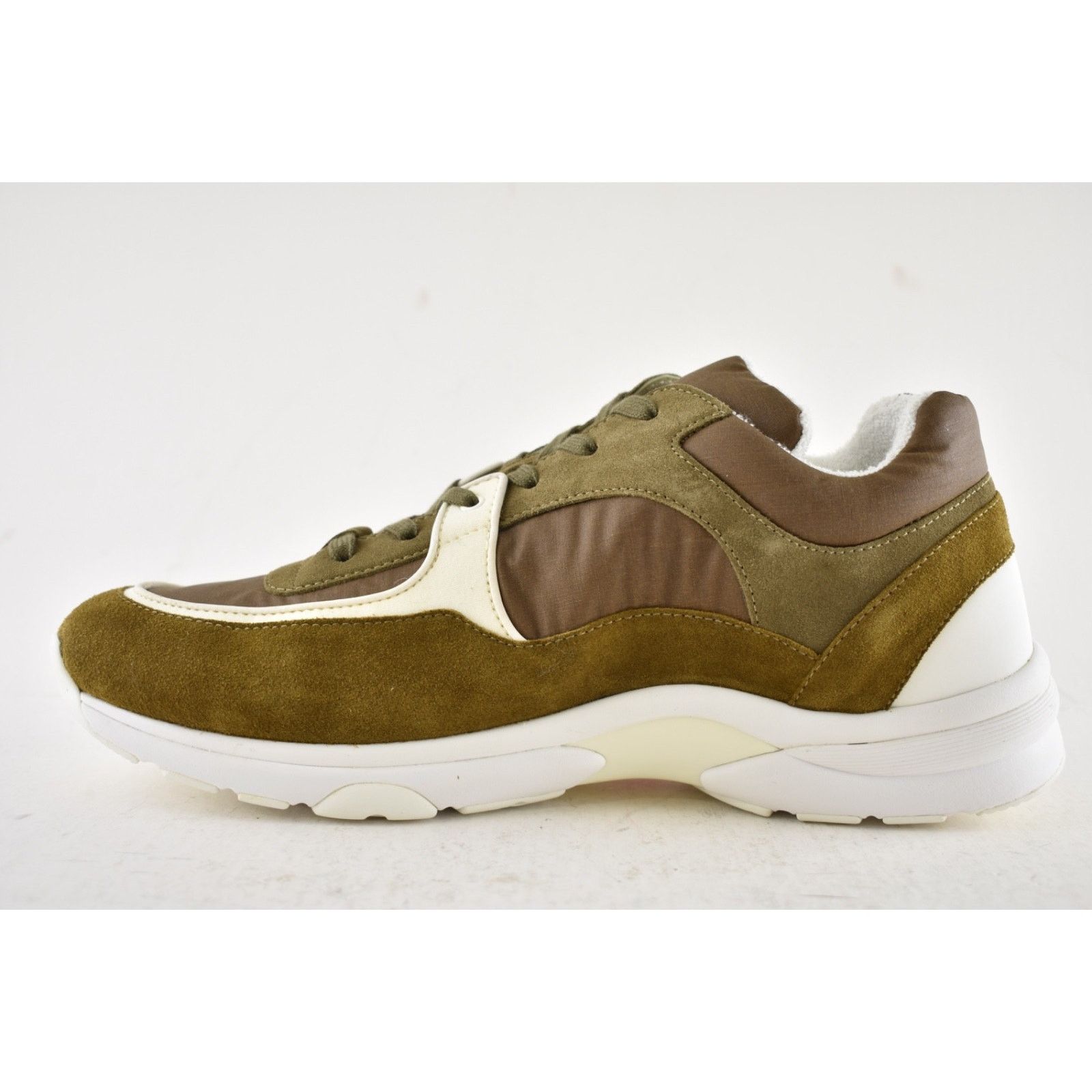 Chanel Chanel 20C Mens Brown Green White CC Logo Low Top Size US 11 / EU 44 - 9 Thumbnail