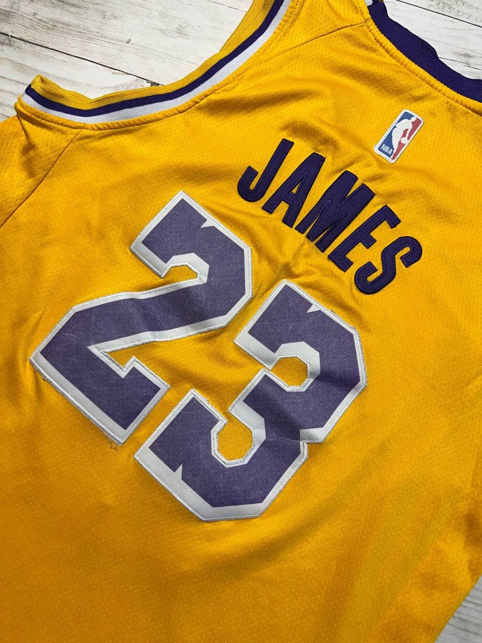 Nike Nike Los Angeles Lakers LeBron James #23 NBA Jersey Size US M / EU 48-50 / 2 - 4 Thumbnail