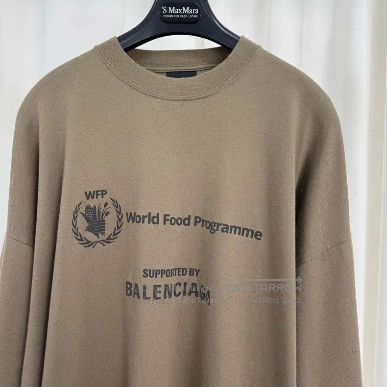 Balenciaga Balenciaga Food Print Fake Two-Piece Long-Sleeve. Size US XL / EU 56 / 4 - 3 Thumbnail