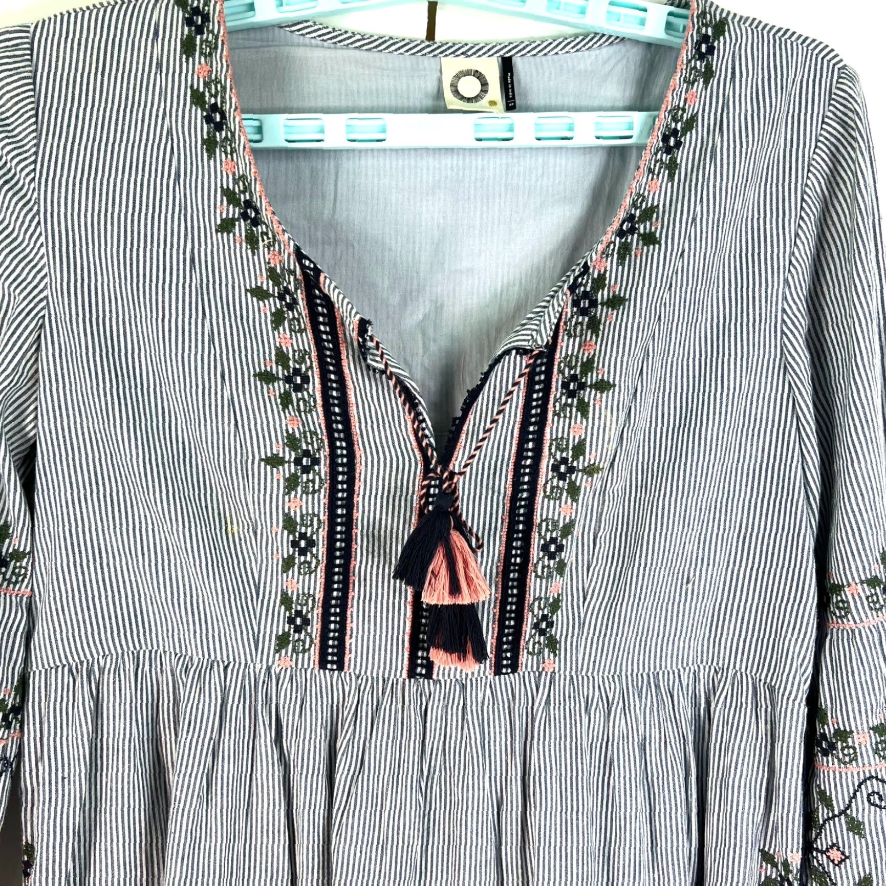 Vintage Akemi & Kim Bohemian Floral Embroidered V-Neck Tunic Blouse Size 4P Blue Women's Relaxed Cotton Size S / US 4 / IT 40 - 2 Thumbnail