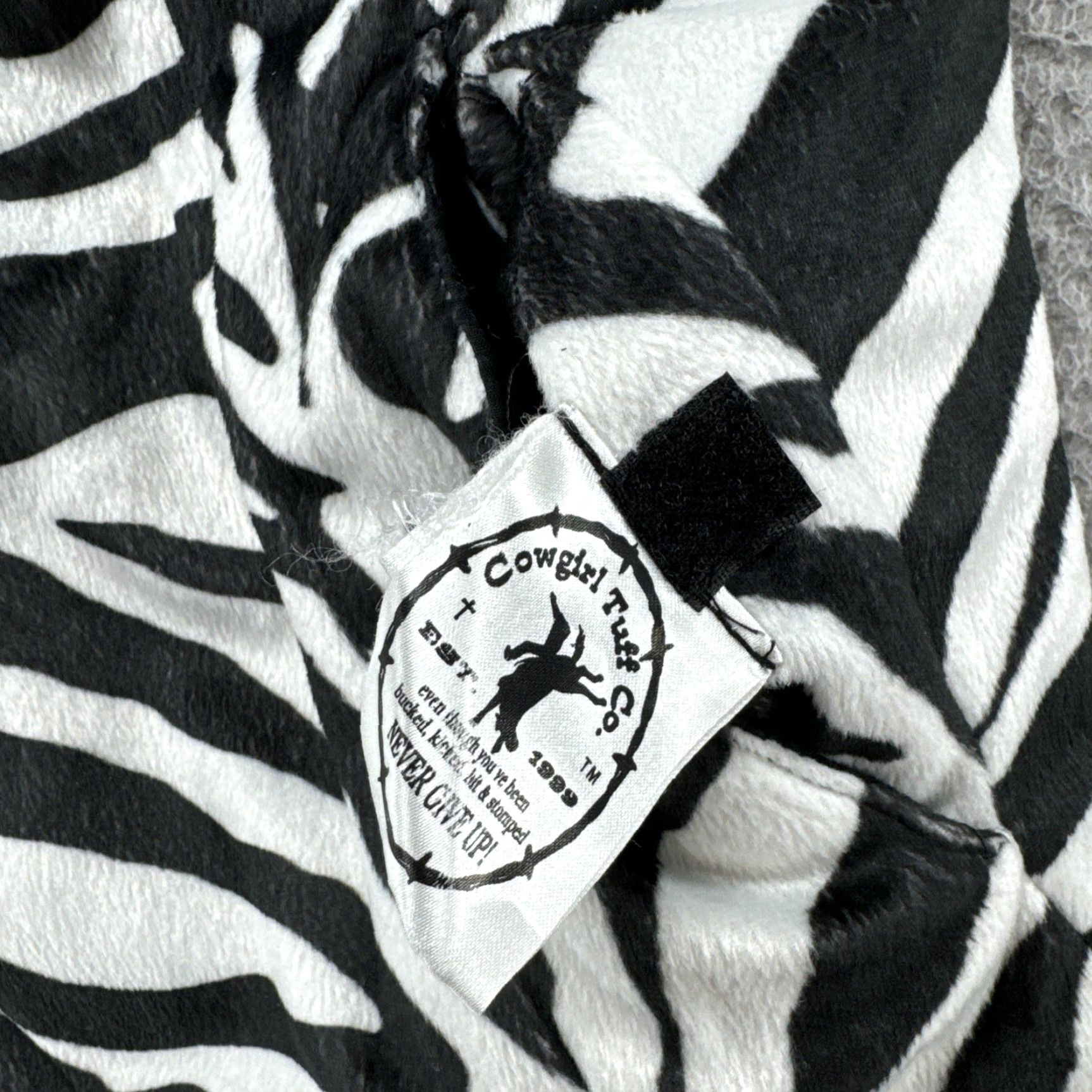 Vintage Cowgirl Tuff Western Vest Reversible Zebra Fleece Black Canvas Size Large Women Sleeveless Zip Pockets Logo Size L / US 10 / IT 46 - 4 Thumbnail