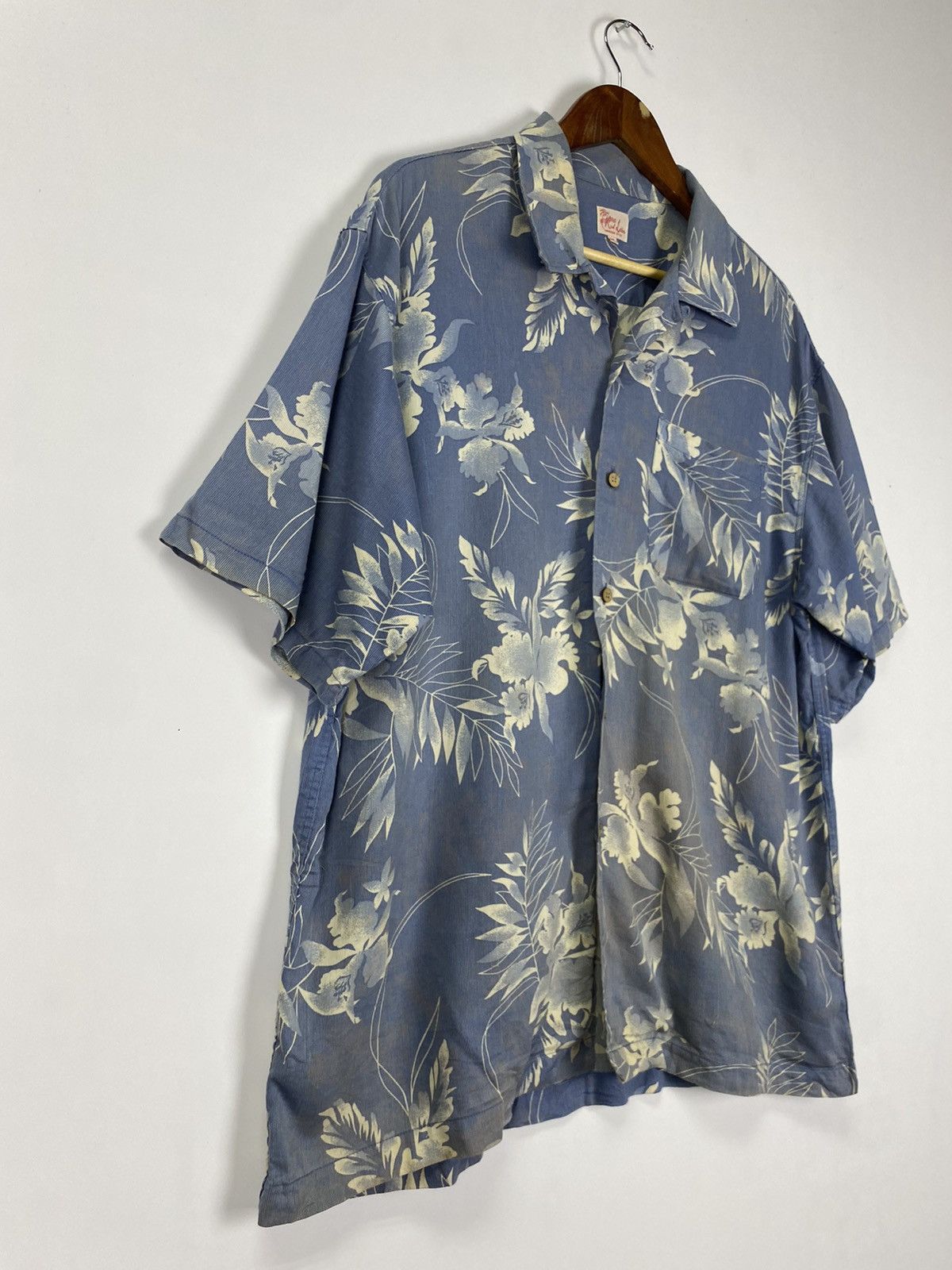 Vintage Red Letter Hawaiian Style shirt Size US XL / EU 56 / 4 - 5 Thumbnail