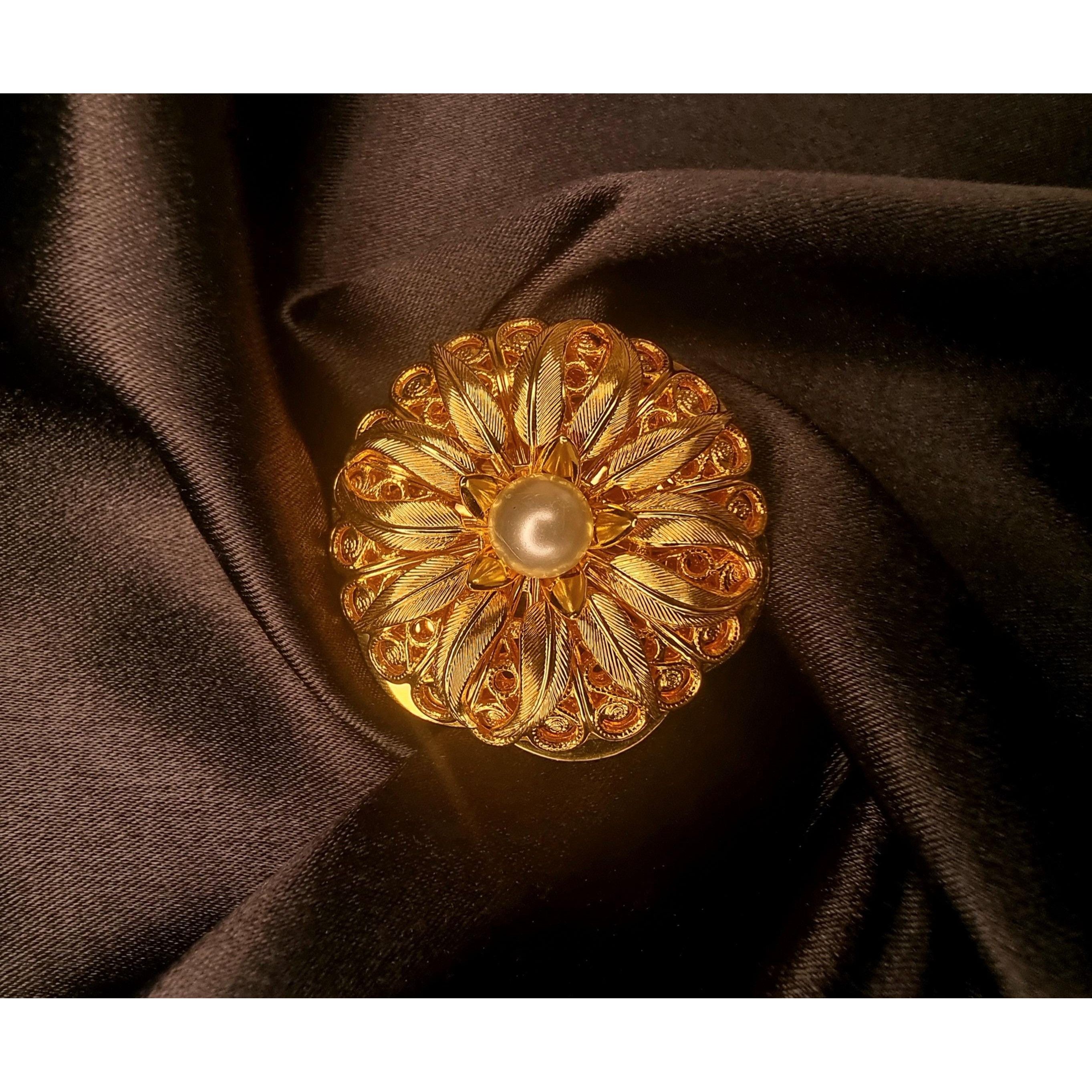Vintage Lieba 1970's Vintage Brooch Gold Tone Size ONE SIZE - 2 Thumbnail