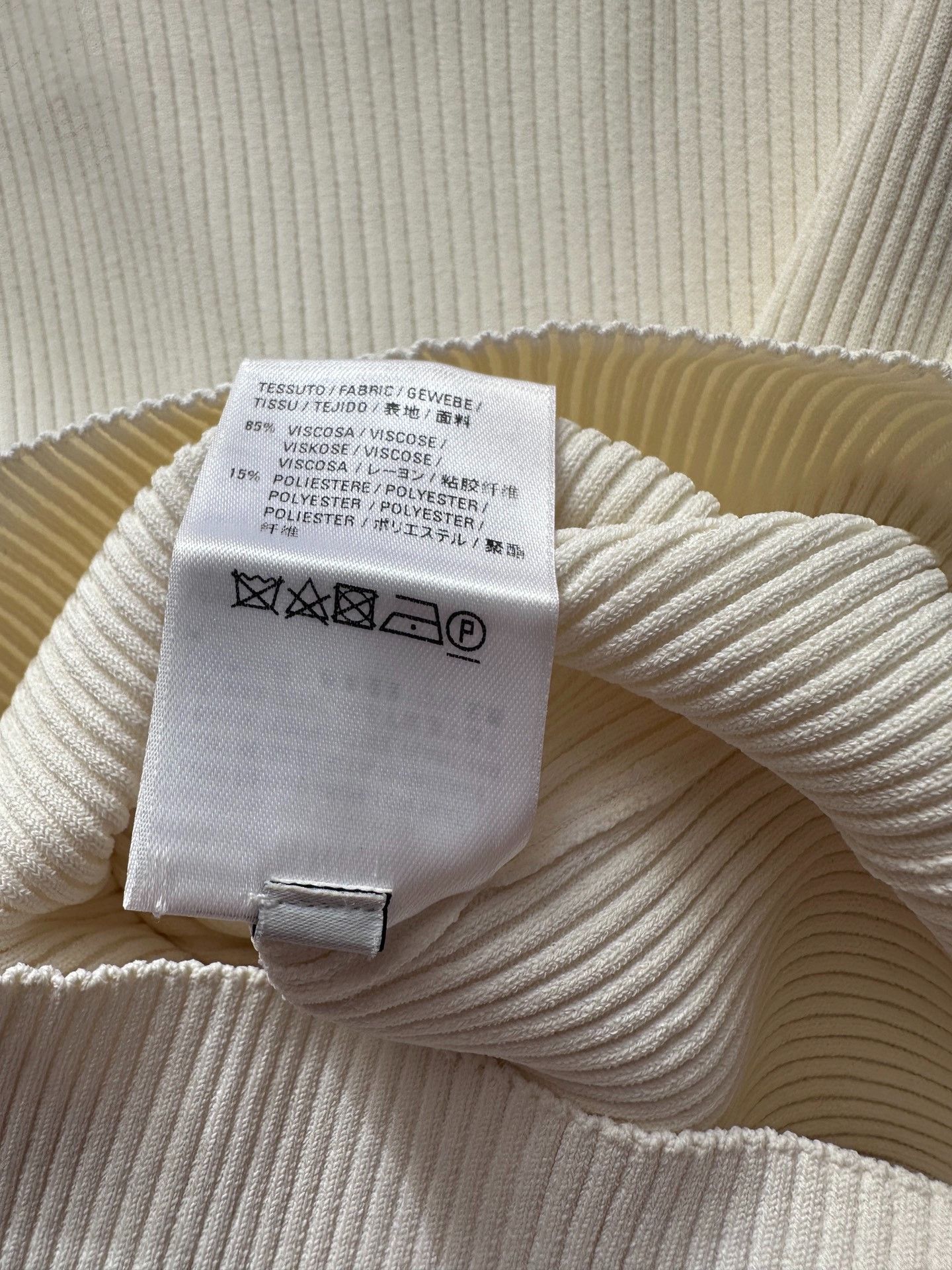 Balenciaga Balenciaga White Undershirt 2501-Nextarrow Size US S / EU 44-46 / 1 - 5 Thumbnail