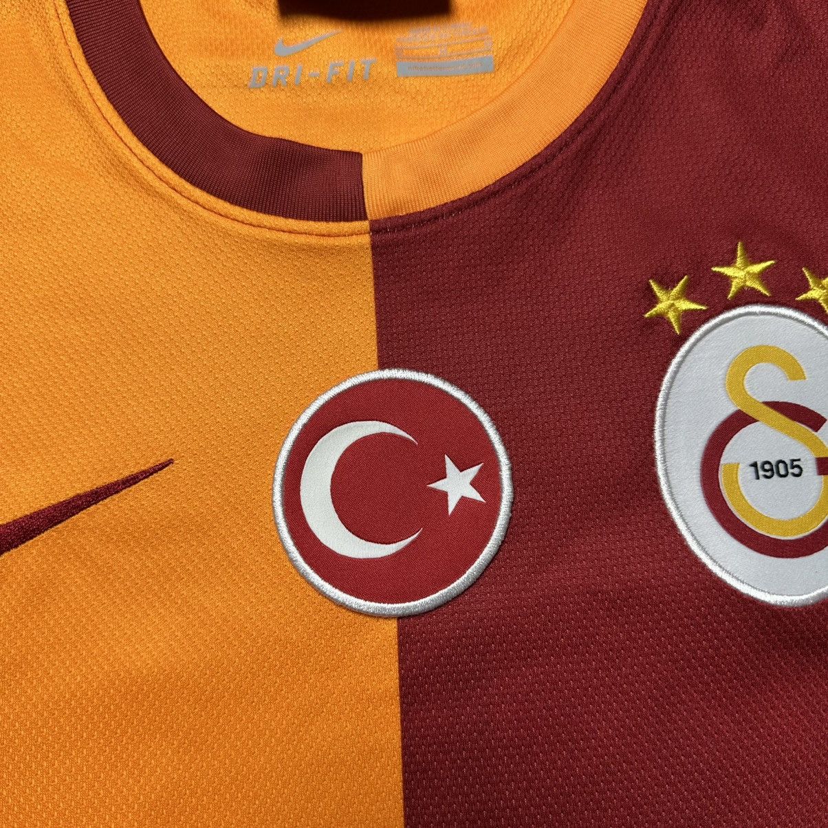 Nike GALATASARAY NIKE 2013/2014 FOOTBALL HOME JERSEY #11 DROGBA Size US M / EU 48-50 / 2 - 5 Thumbnail