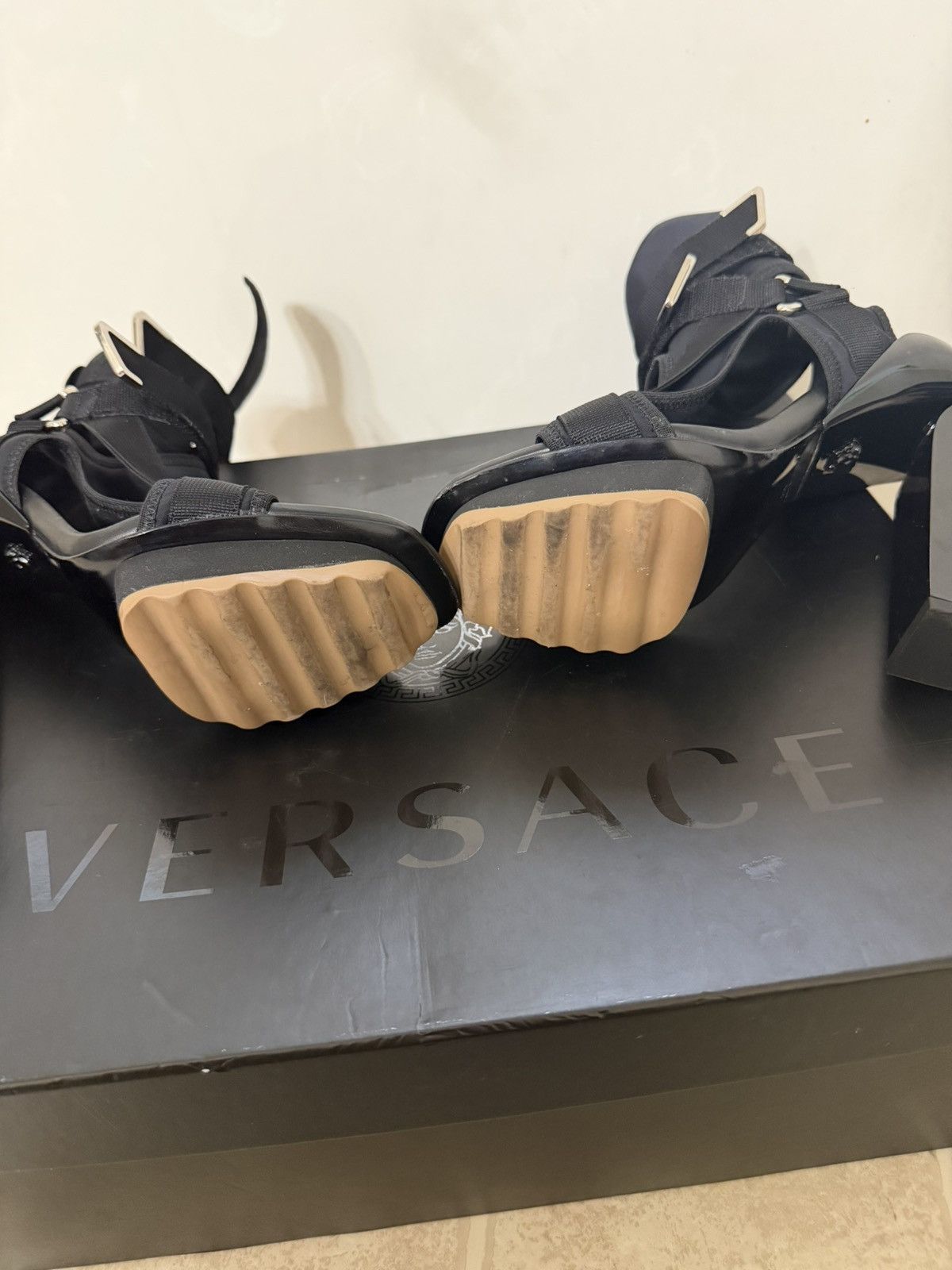 Versace Versace Neoprene Velcro Strap Platform heels Size US 8 / IT 38 - 4 Thumbnail