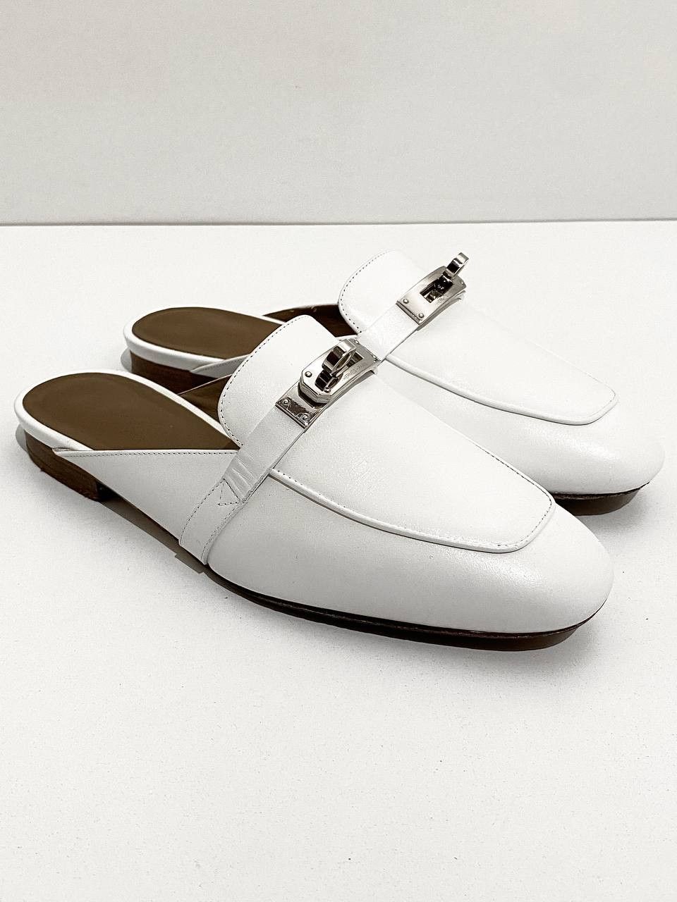Hermes Hermes Kelly Buckle Logo White Leather Oz Flat Mules Shoes Size US 5 / IT 35 - 11 Thumbnail