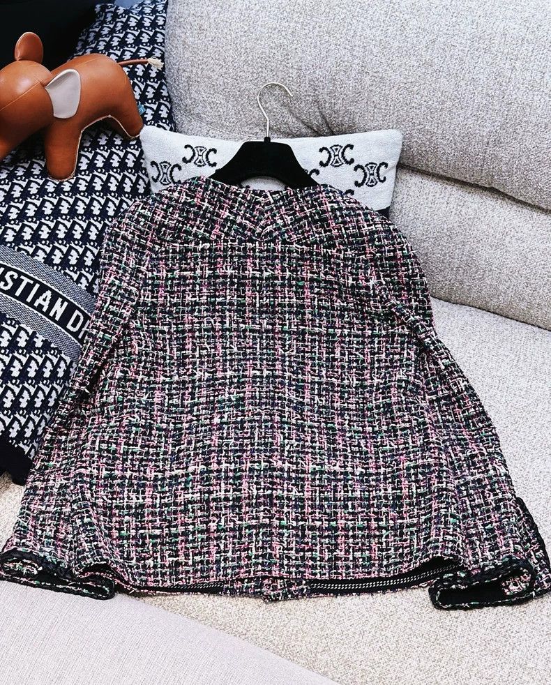 Chanel Chanel 19 spring and summer classic tweed pink purple gree Size XS / US 0-2 / IT 36-38 - 2 Thumbnail