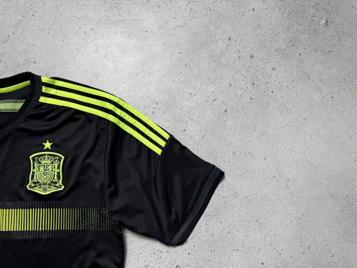 Adidas Adidas Spain Team Sergio Ramos #15 2014/2015 Soccer Jersey Size US M / EU 48-50 / 2 - 2 Thumbnail