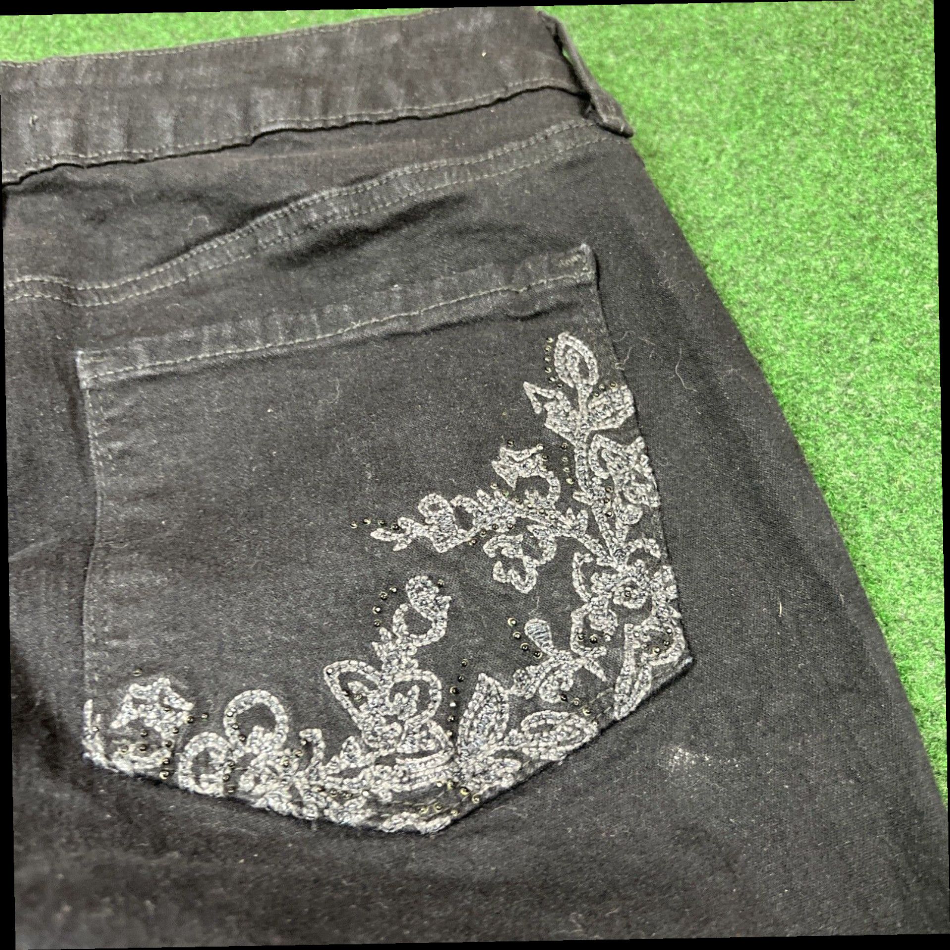NYDJ NYDJ NOT YOUR DAUGHTERS JEANS STRAIGHT JEANS SIZE 8p 28x28 Black Flowers Pockets Size 28" / US 6 / IT 42 - 4 Thumbnail
