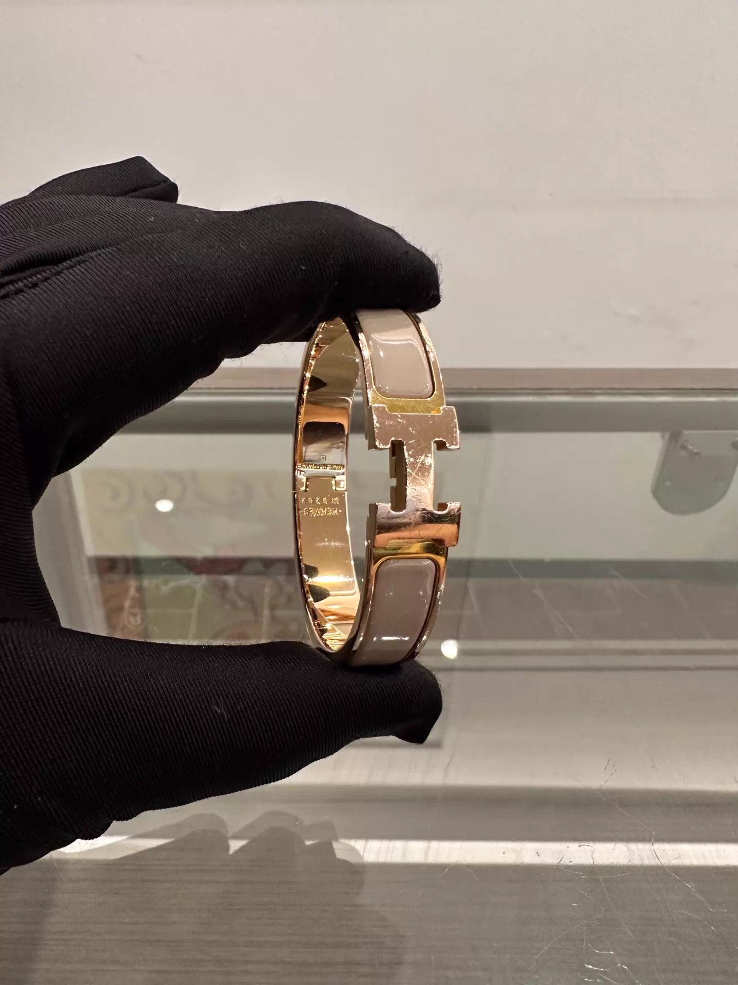 Hermes Hermes Clic H Light Beige Enamel H Gold Bangle PM Size ONE SIZE - 3 Thumbnail