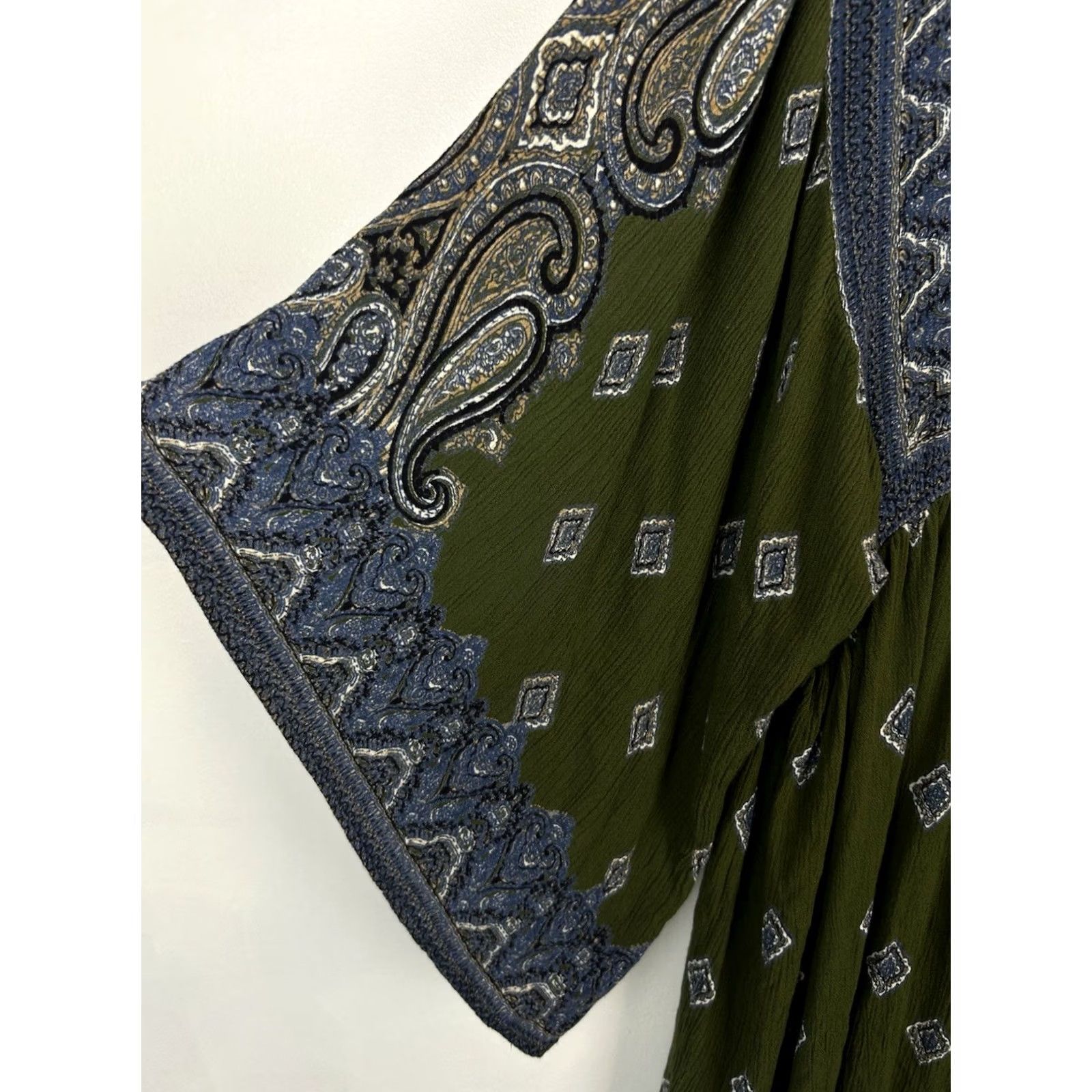 Bell Angie Blouse Womens M Green Paisley Bell Sleeve Smocked Boho Tunic Off the Shoulder Shirt Size M / US 6-8 / IT 42-44 - 7 Thumbnail