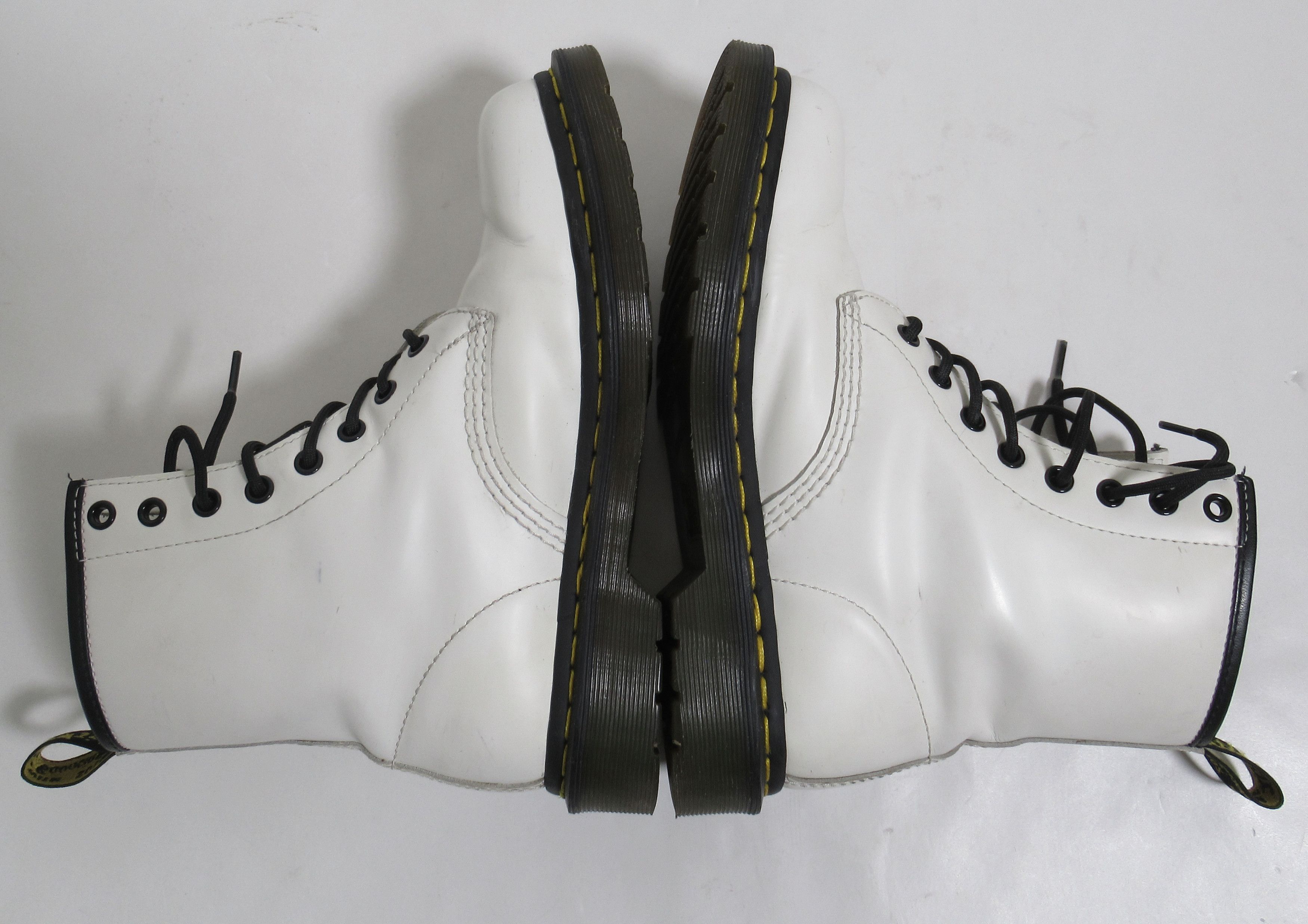 Dr. Martens Dr Martens 11822 Combat Lace Up Boot White Size US 7 / IT 37 - 11 Thumbnail