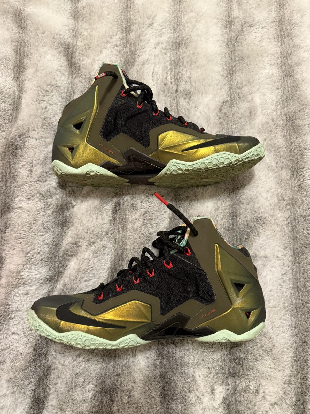 Nike Nike LeBron 11 ‘Kings Pride’ Size US 10.5 / EU 43-44 - 2 Thumbnail