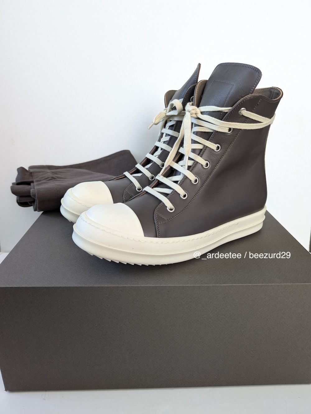 Rick Owens 💥1/1 SAMPLE DUST LEATHER RAMONES HIGH Size US 8 / EU 41 - 1 Thumbnail