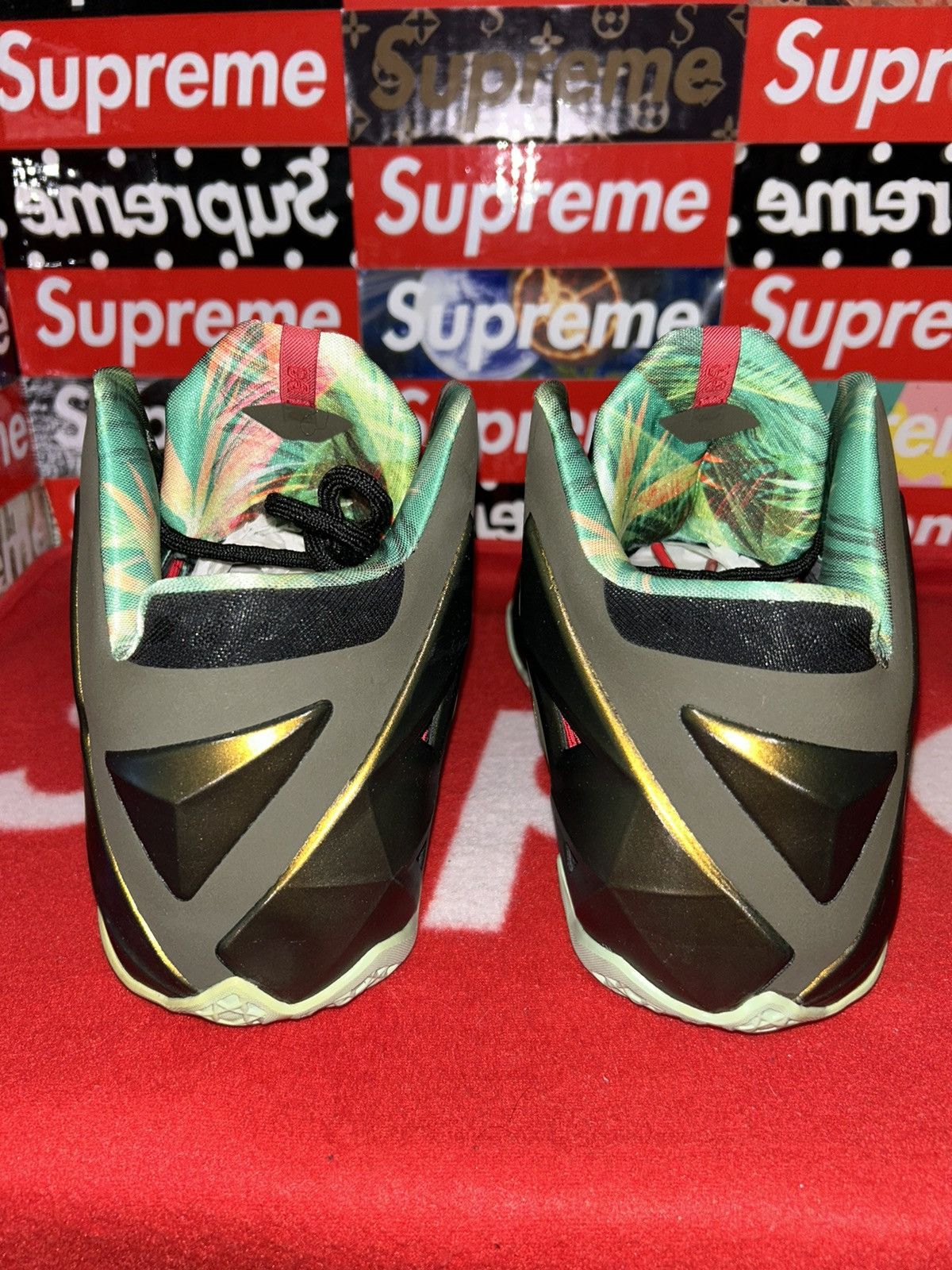 Nike Nike LeBron 11 King's Pride 616175-700 size 13 with box Size US 13 / EU 46 - 3 Thumbnail