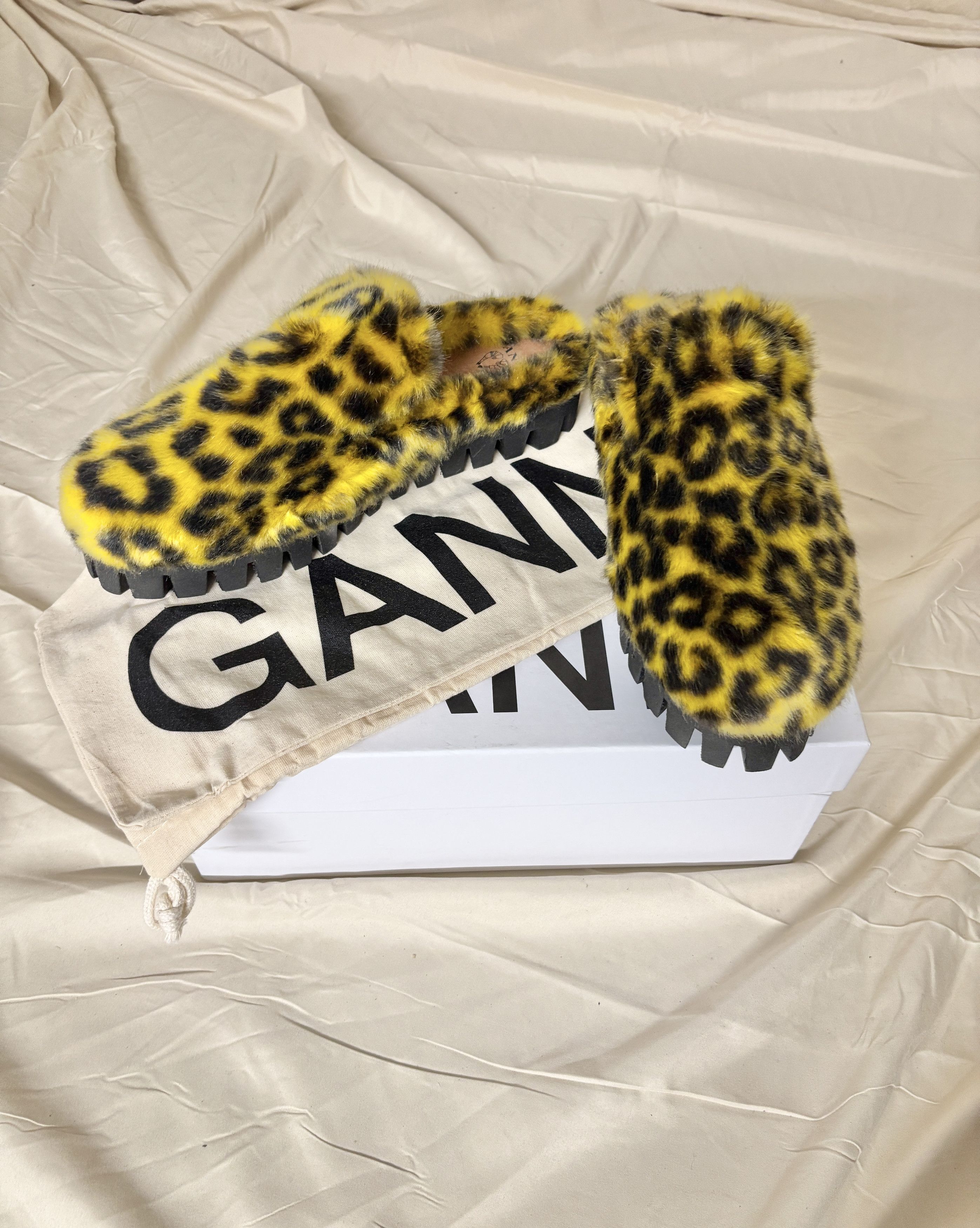 Ganni Ganni fur slides Size US 11 / IT 41 - 2 Thumbnail