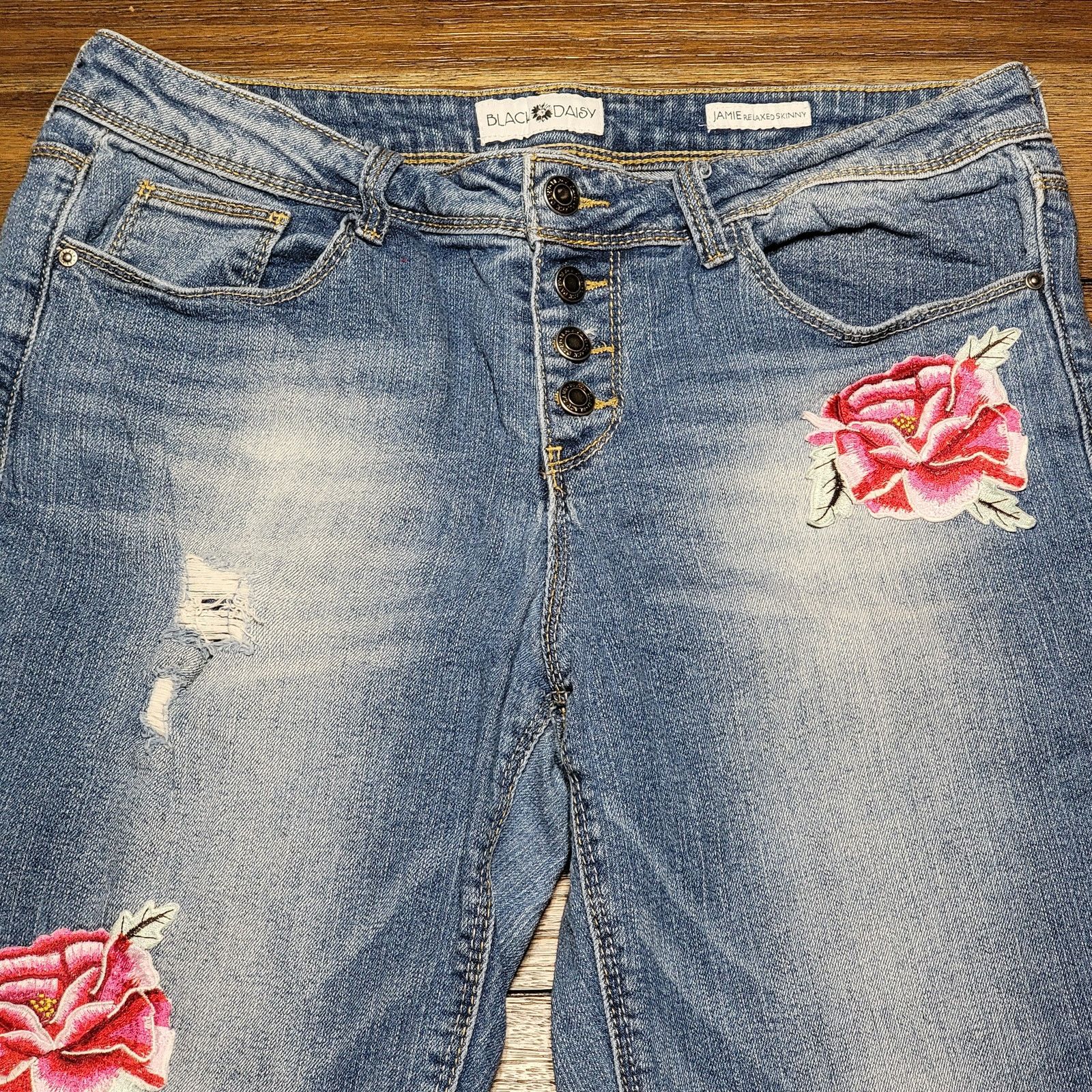 Other Black Daisy Relaxed Skinny w/ Rose Patches -9/29 (Junior) Size 31" - 2 Thumbnail