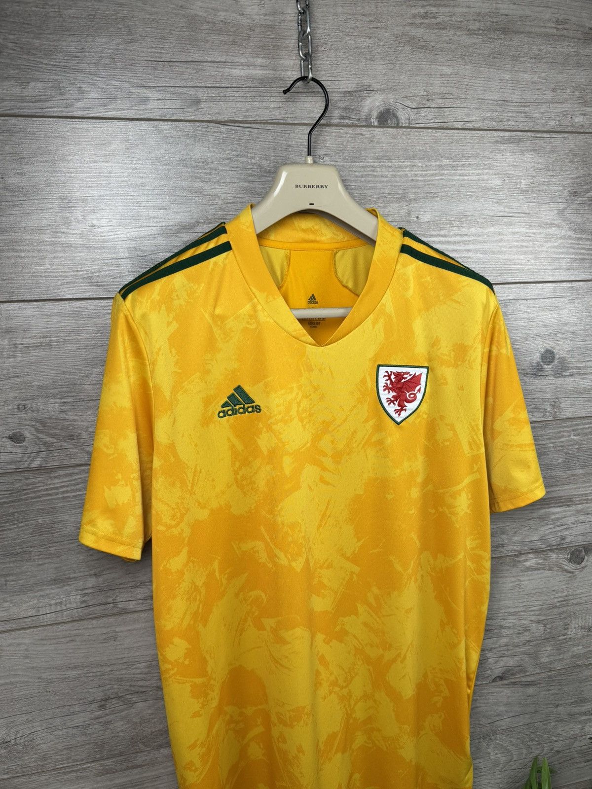Adidas ADIDAS WALES NATIONALS AWAY 2020/2021 SOCCER JERSEY FOOTBALL Size US XL / EU 56 / 4 - 5 Thumbnail