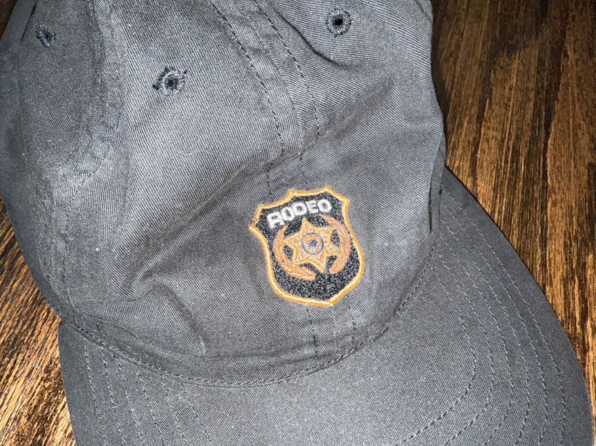 Maharishi × Travis Scott Travis Scott X Maharishi Badge Rodeo Tour Hat 2016 Dad Hat Size ONE SIZE - 2 Thumbnail
