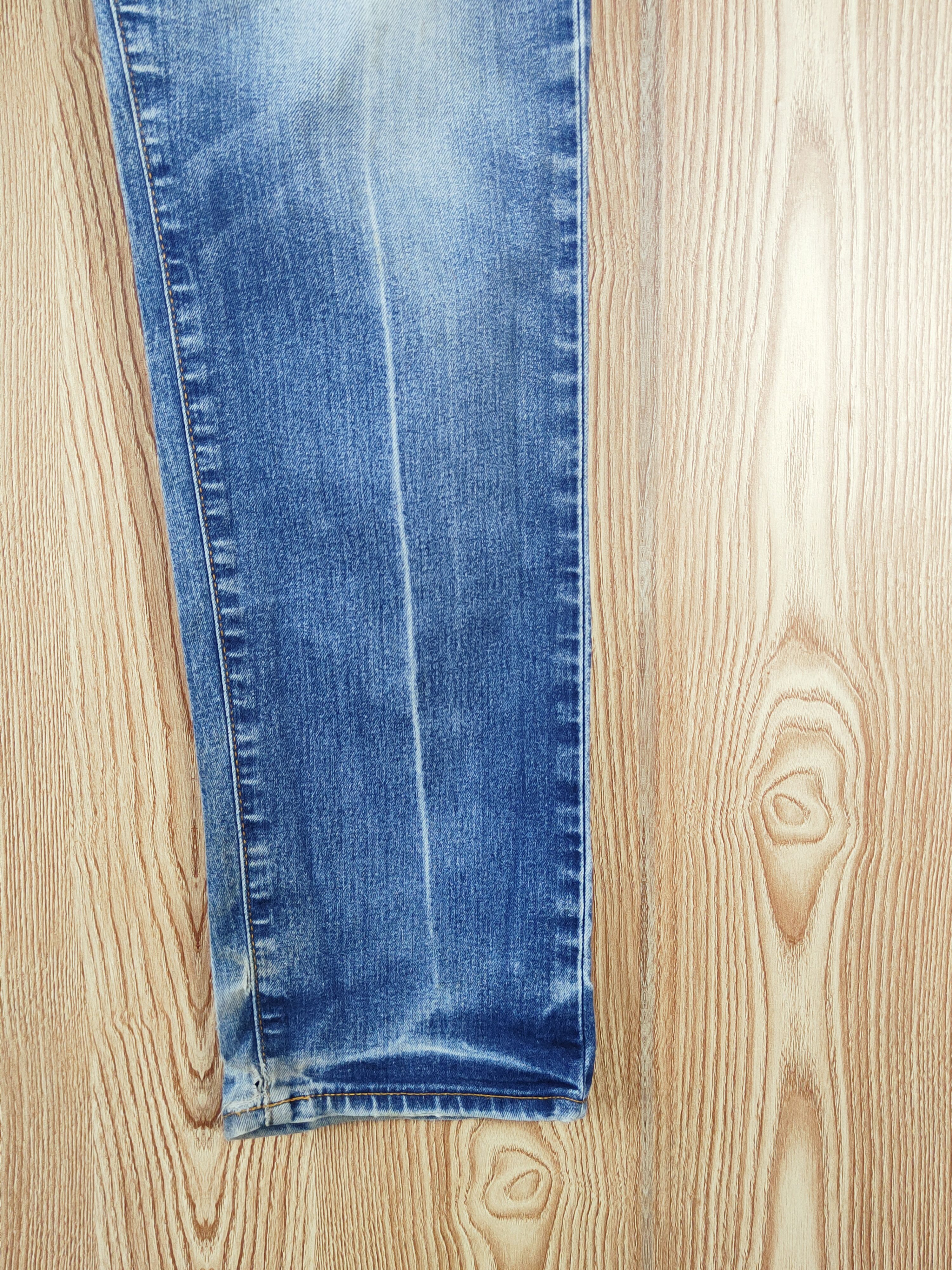 Japanese Brand Uniqlo japan Blue faded Distressed Ripped Jeans #W613 Size US 33 - 6 Thumbnail
