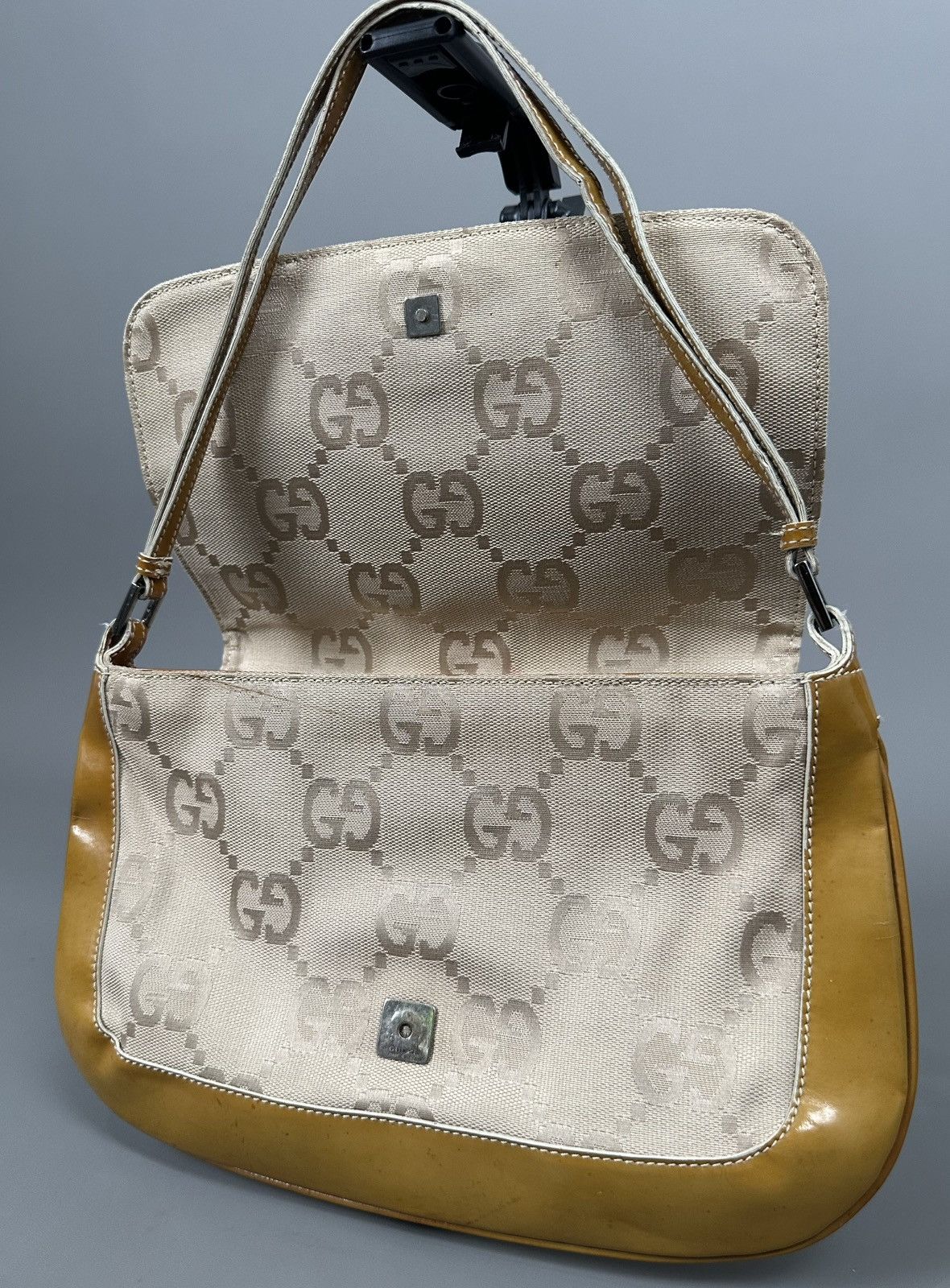 Gucci Gucci - Vintage GG Canvas Beige - Yellow Patent Leather Bag Size ONE SIZE - 5 Thumbnail