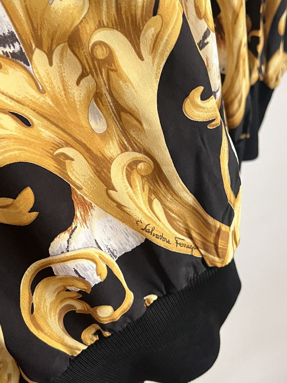 Salvatore Ferragamo Vintage Salvatore Ferragamo silk sweatshirt Size US M / EU 48-50 / 2 - 3 Thumbnail