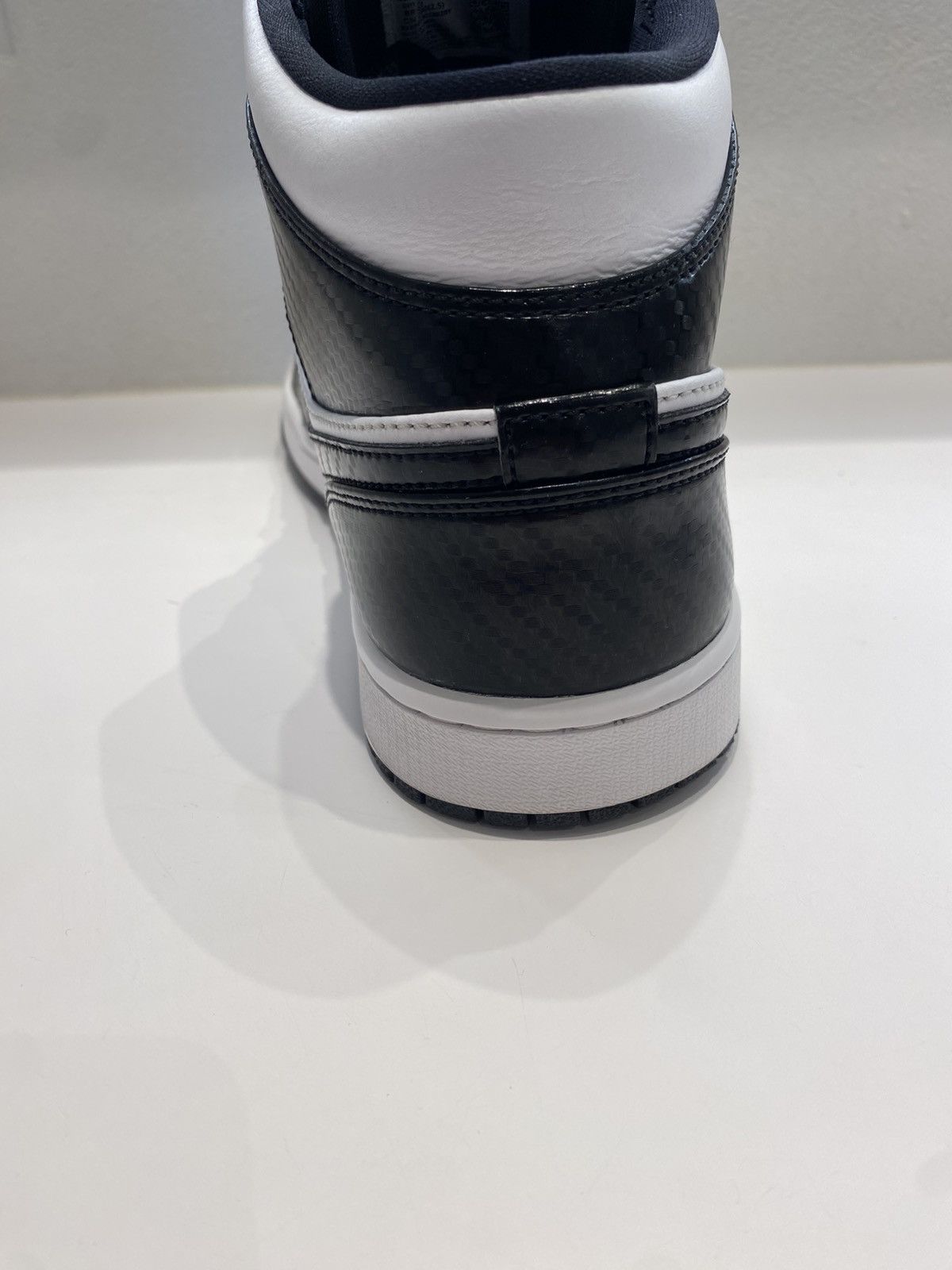 Jordan Brand × Nike Nike Jordan 1 Mid, Carbon Fiber Size US 11 / EU 44 - 13 Thumbnail