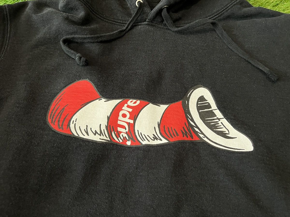 Supreme Supreme - FW18 Cat In The Hat Hooded Hoodie Sweatshirt Size US M / EU 48-50 / 2 - 3 Thumbnail